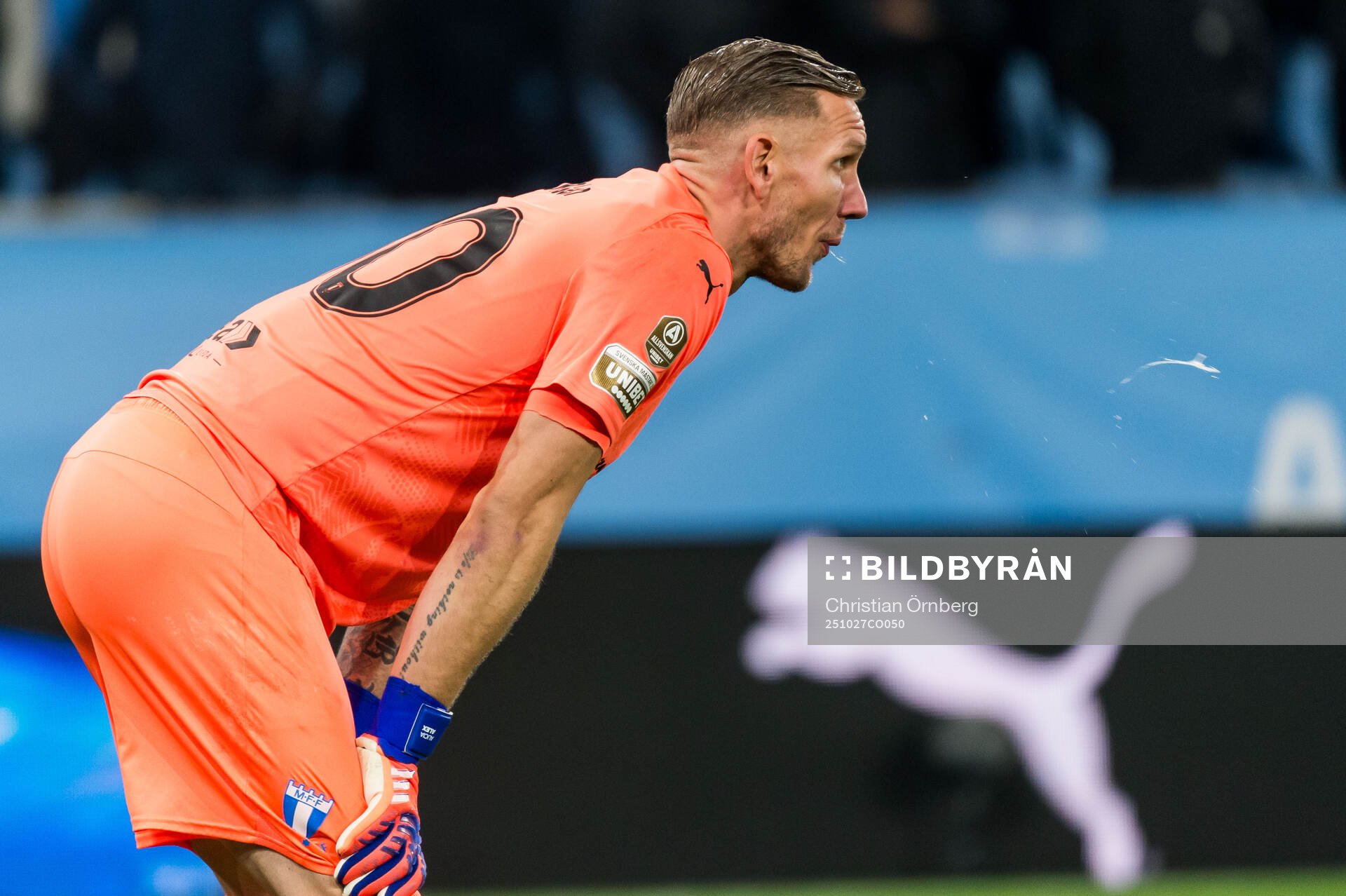 Malmö FFs målvakt Robin Olsen deppar