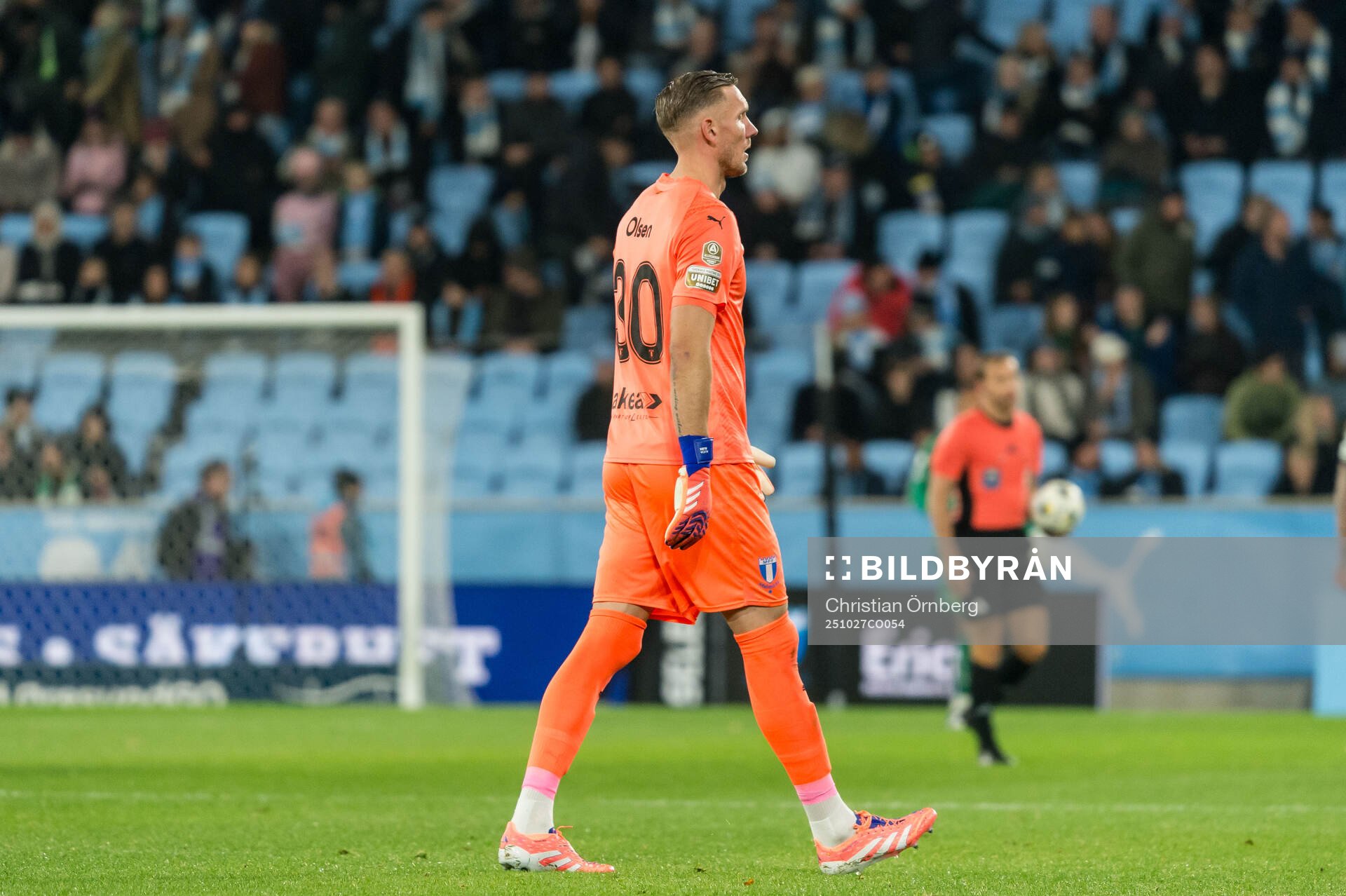 Malmö FFs målvakt Robin Olsen deppar