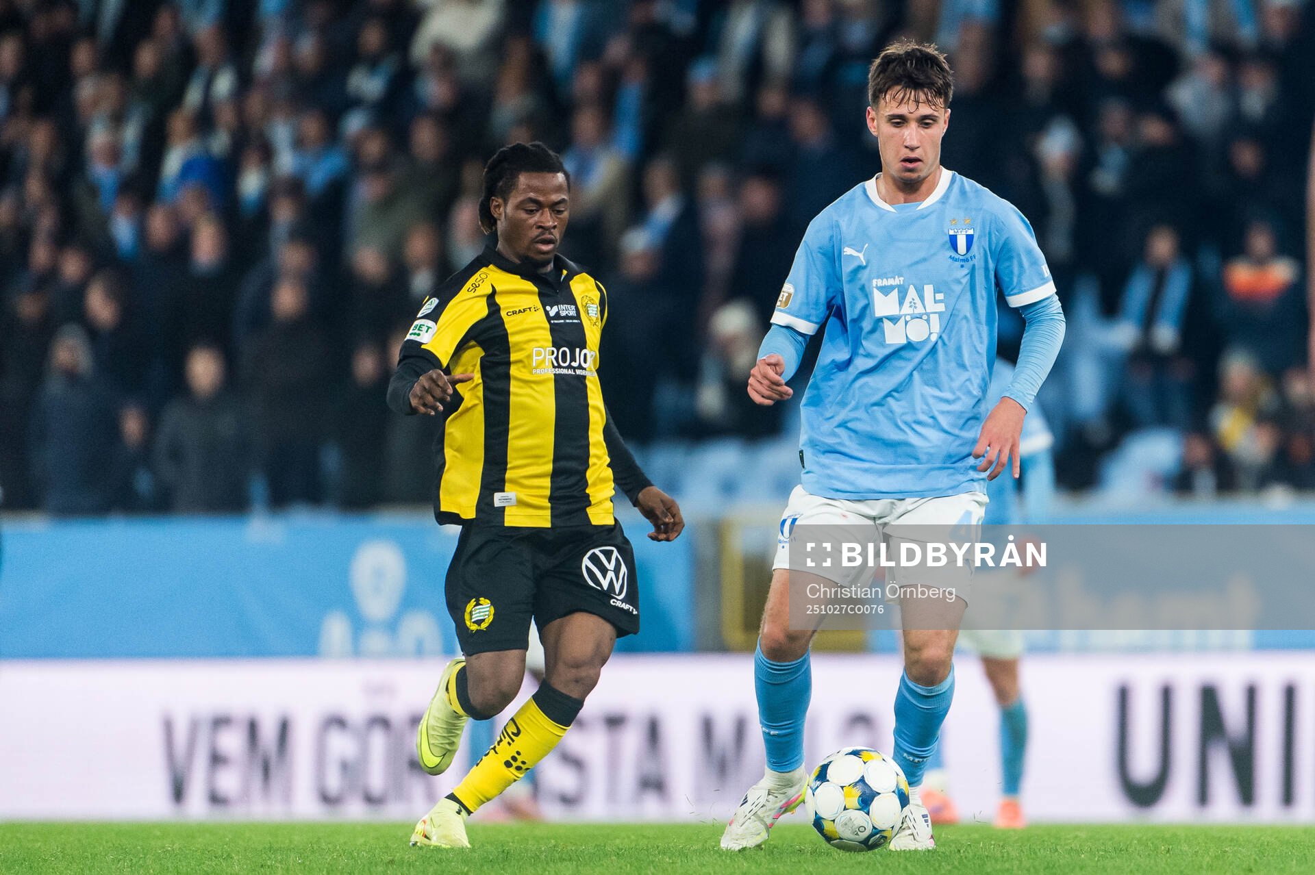 Hammarbys Frank Junior Adjei och Malmö FFs Kenan Busuladzic