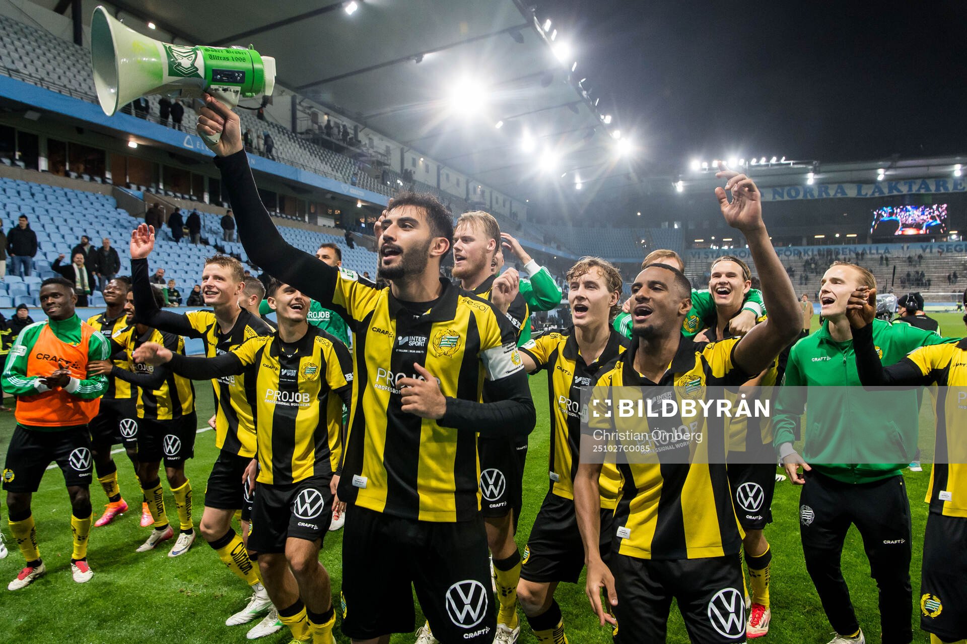 Hammarbys Montader Madjed och Paulos Abraham jublar