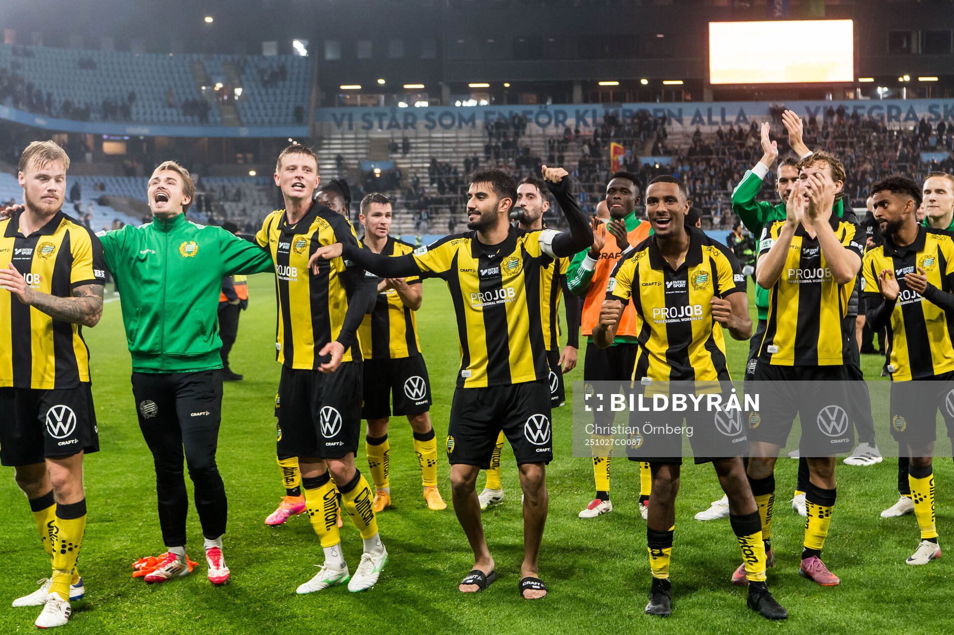 Hammarbys spelare jublar
