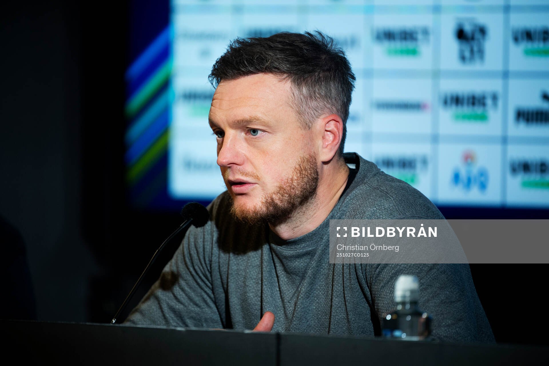 Hammarbys tränare Kim Hellberg på en presskonferens