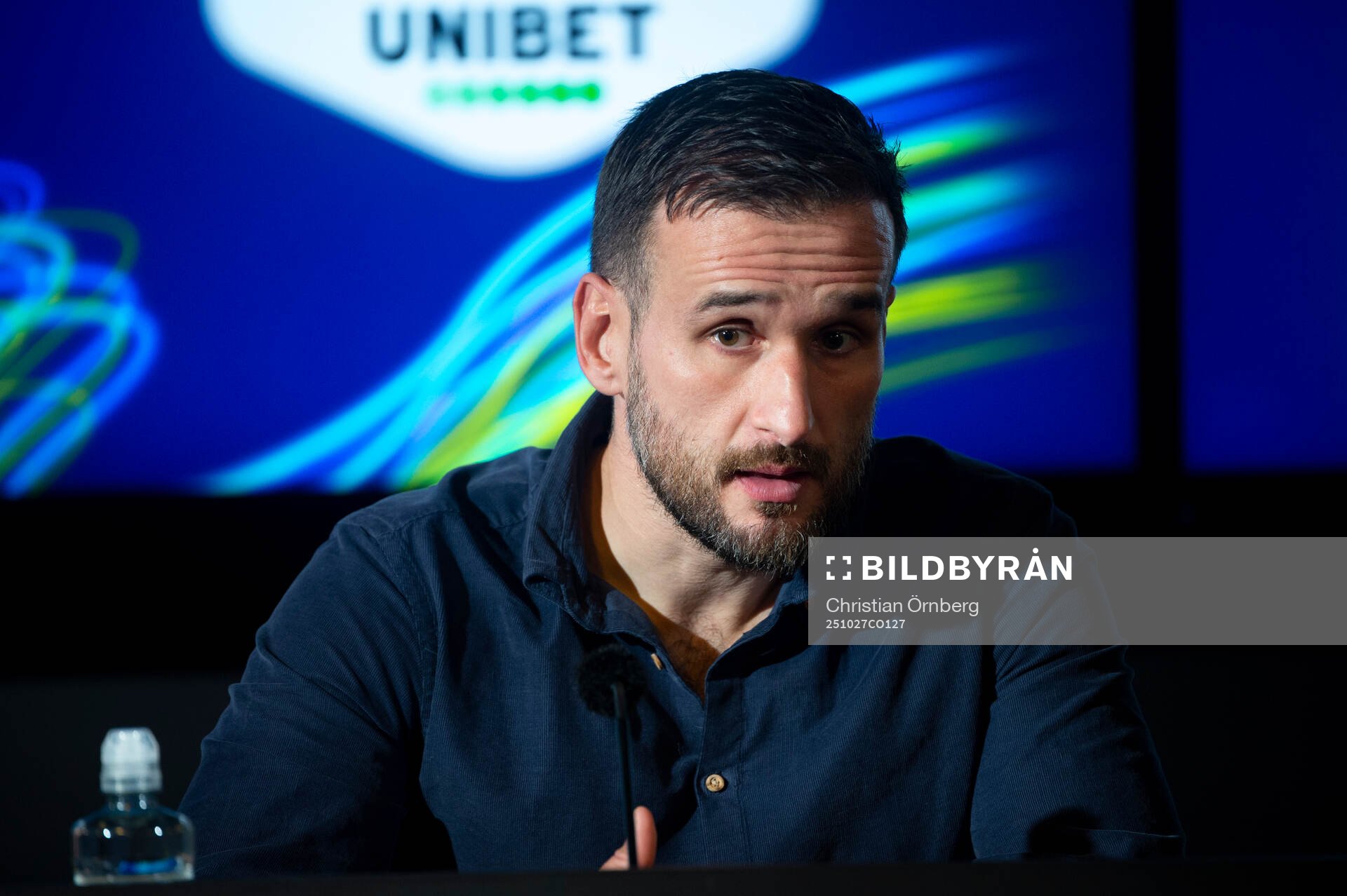 Malmö FFs huvudtränare Anes Mravac på en presskonferens