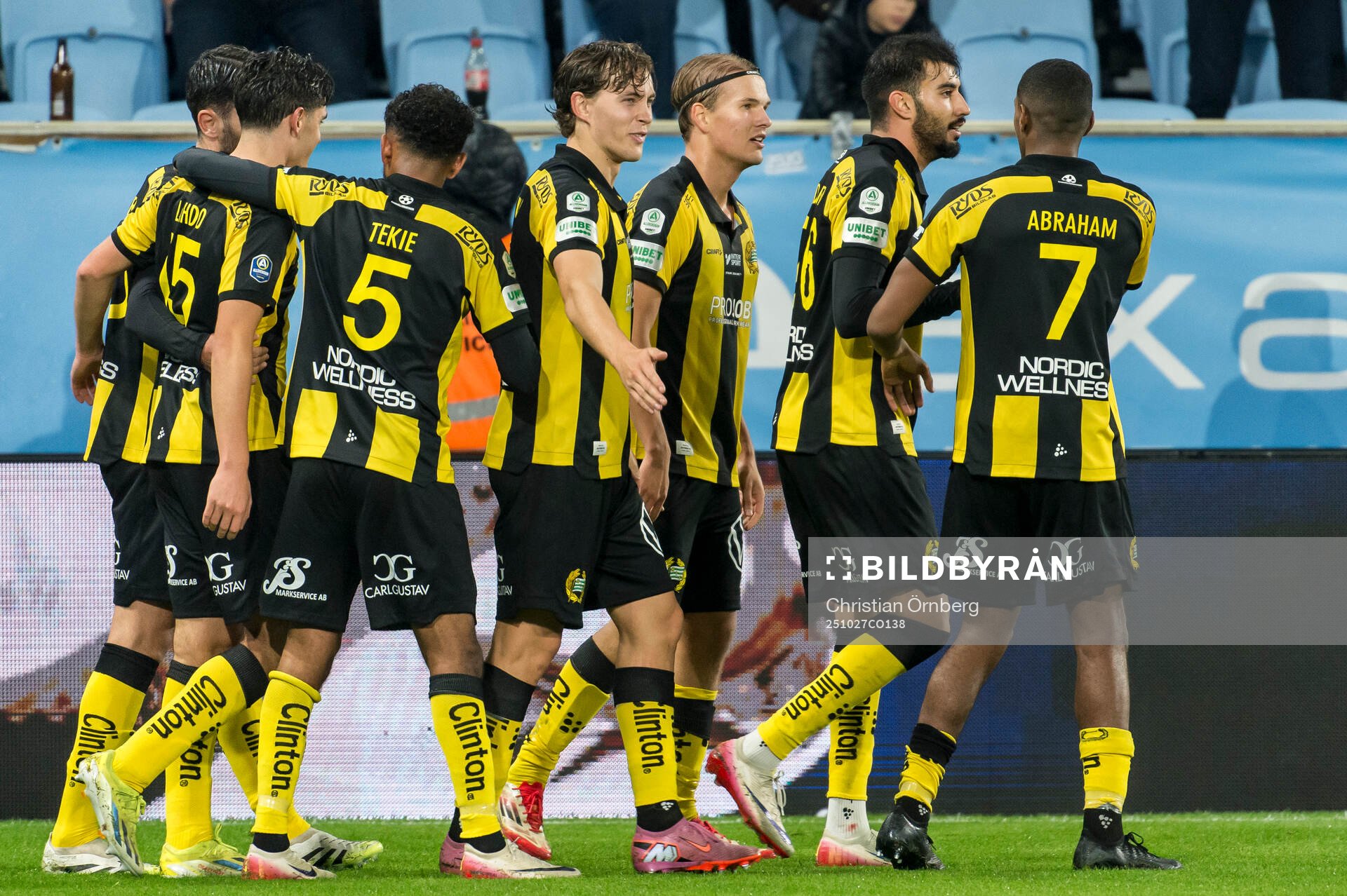 Hammarbys spelare jublar