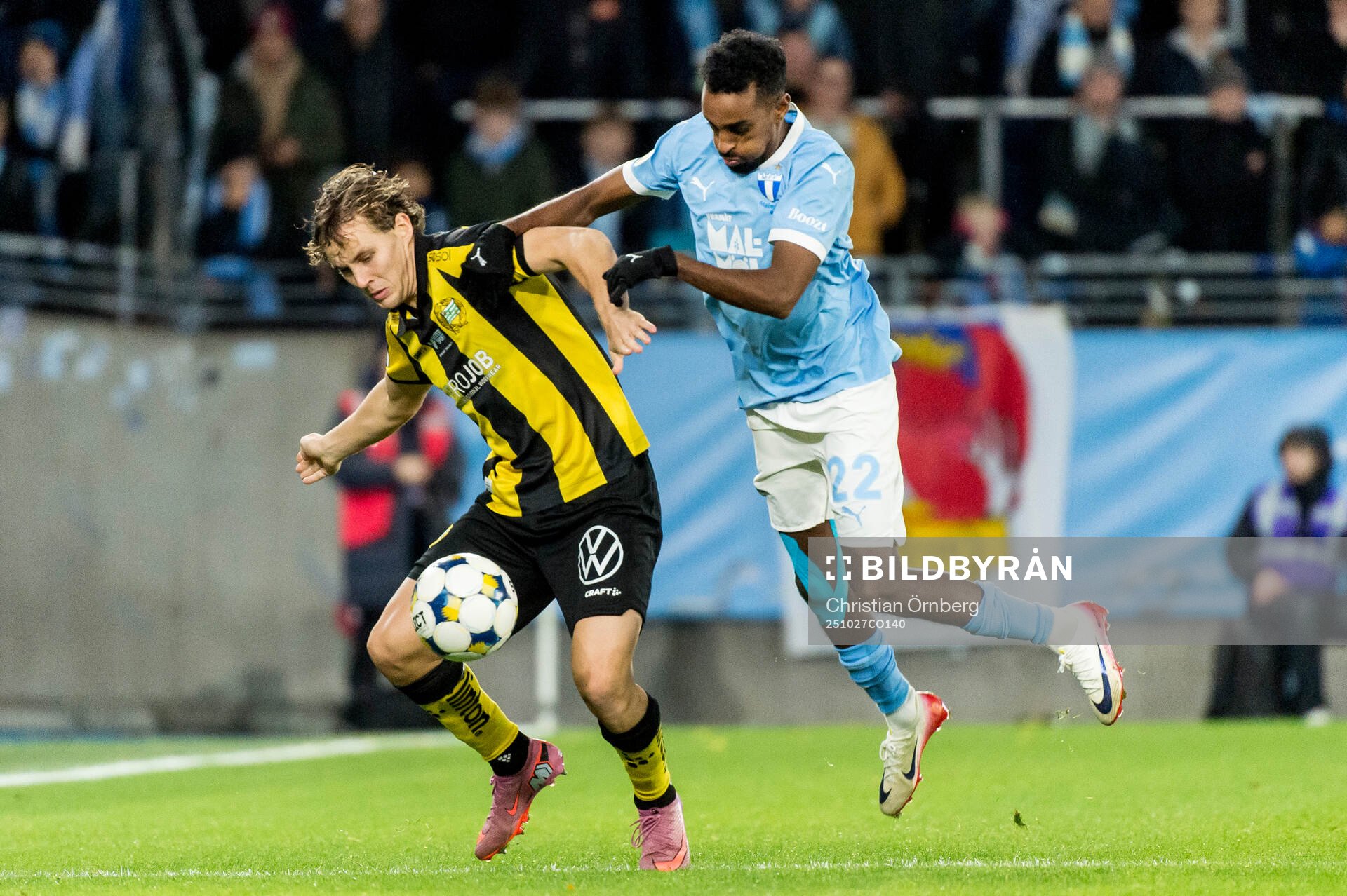 Hammarbys Hampus Skoglund och Malmö FFs Taha Ali