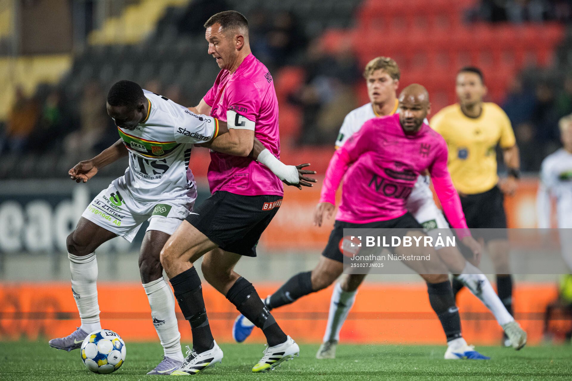 GAIS Ibrahim Diabate och Brommapojkarnas Even Hovland