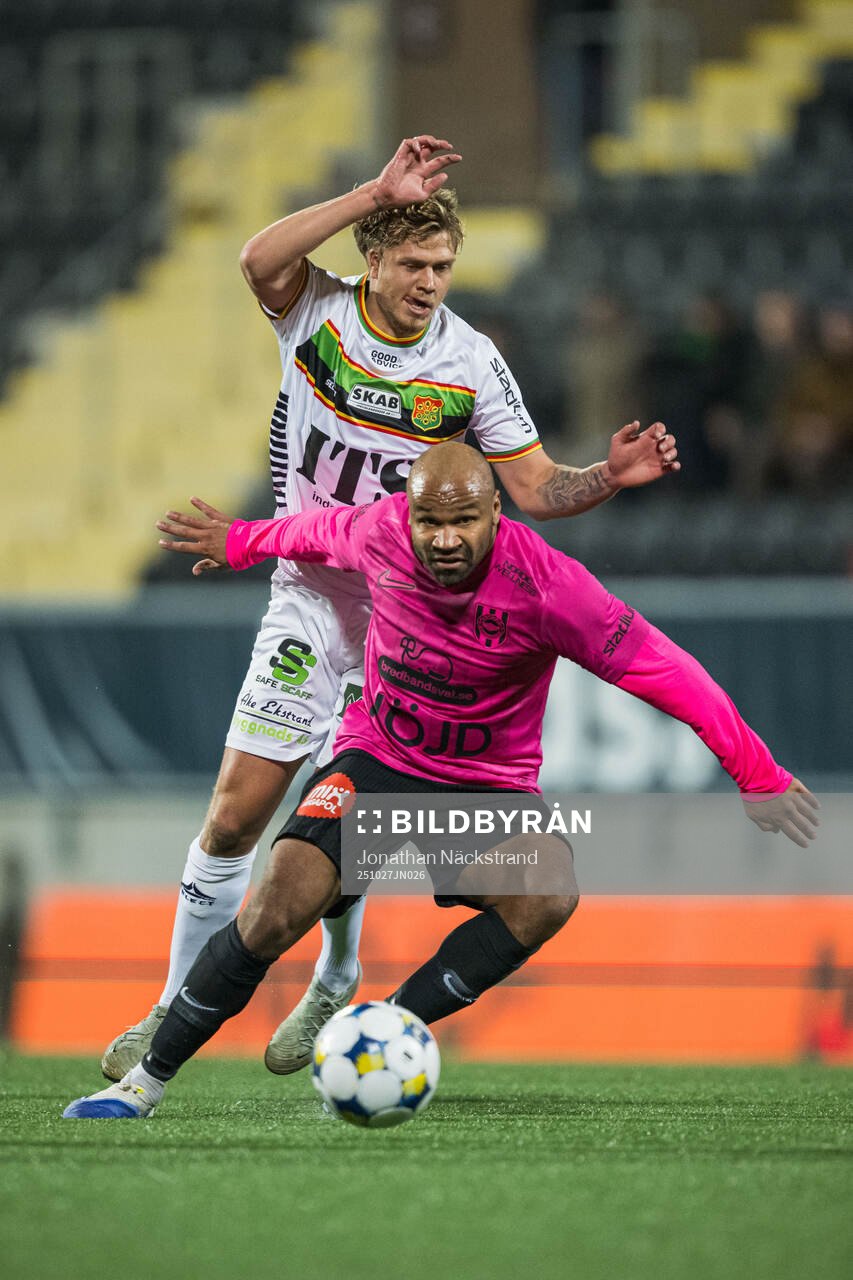 Brommapojkarnas Serge-Junior Martinsson Ngouali och GAIS