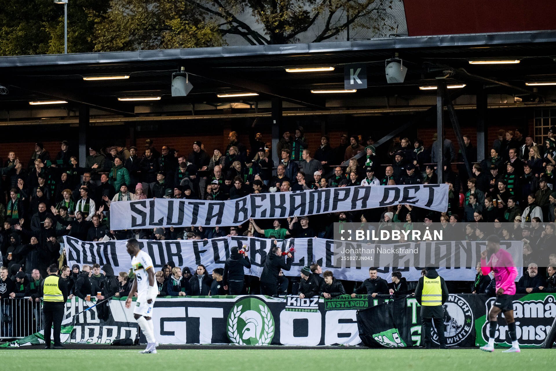 GAIS supportrar med banderoller