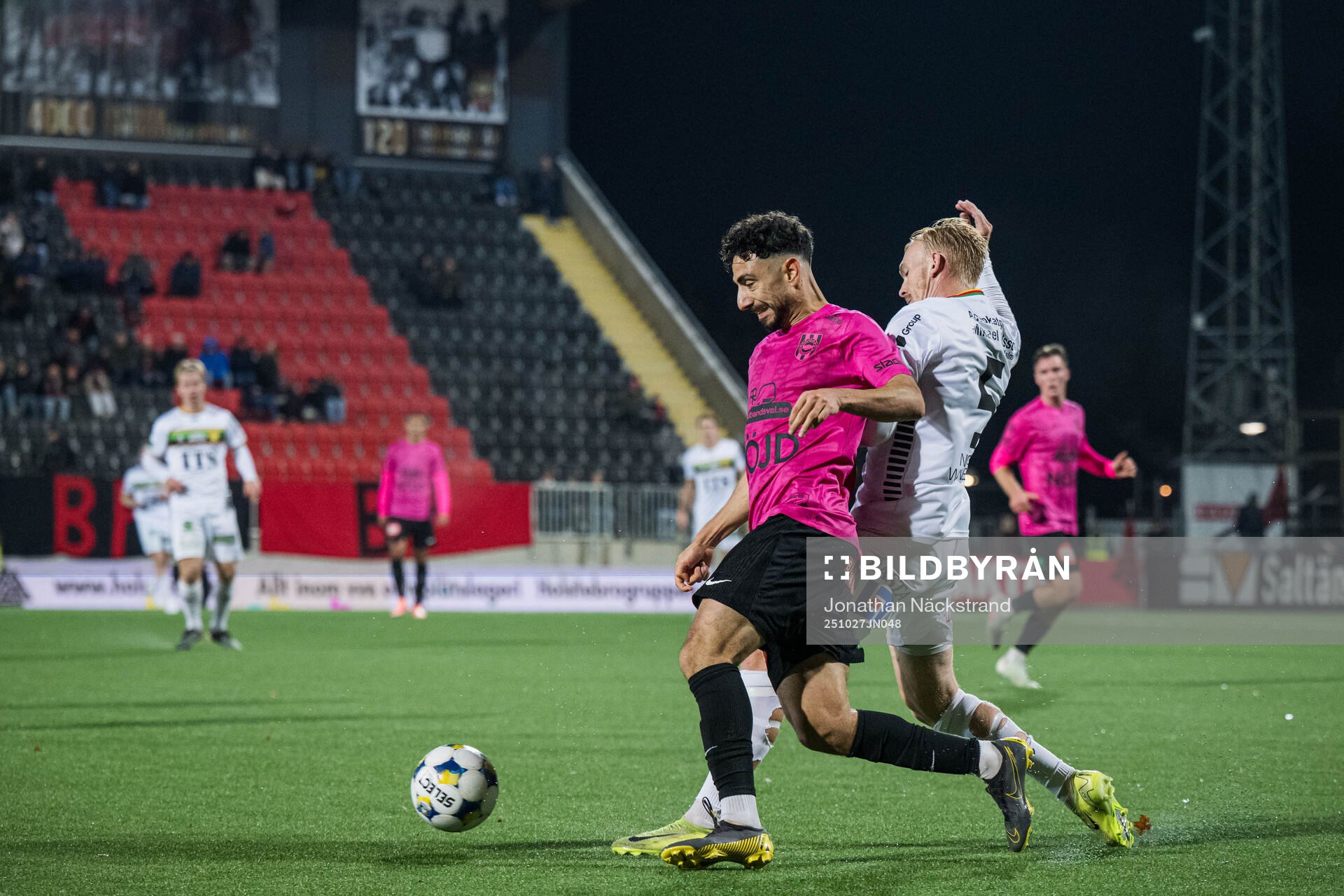 Brommapojkarnas Daleho Irandust och GAIS Robin Wendin
