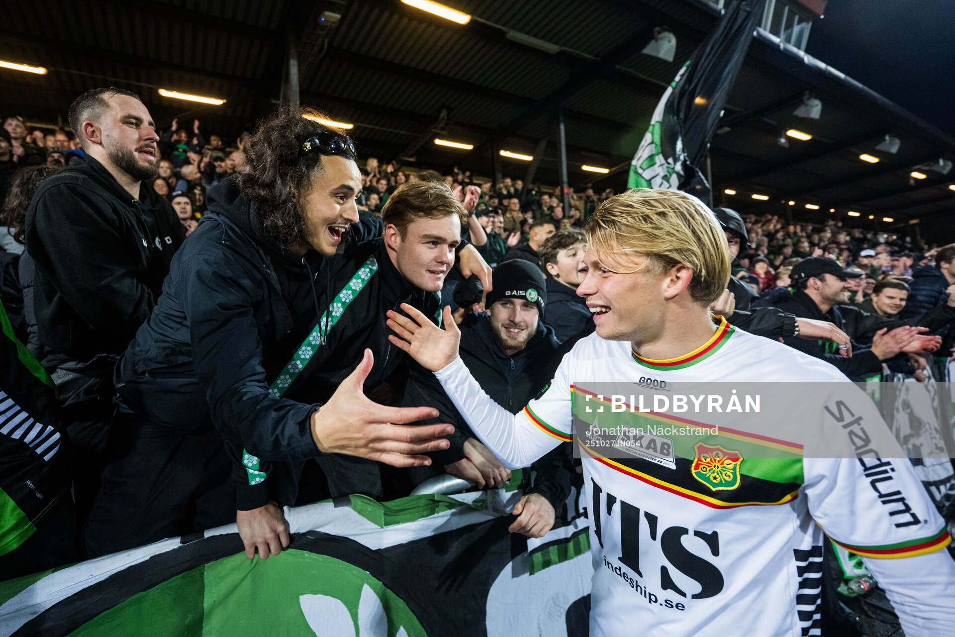 GAIS Amin Boudri jublar med Rasmus Niklasson Petrovic