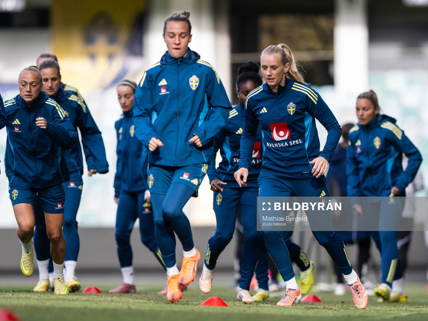 Julia Zigiotti Olme and Stina Blackstenius of the Swedish