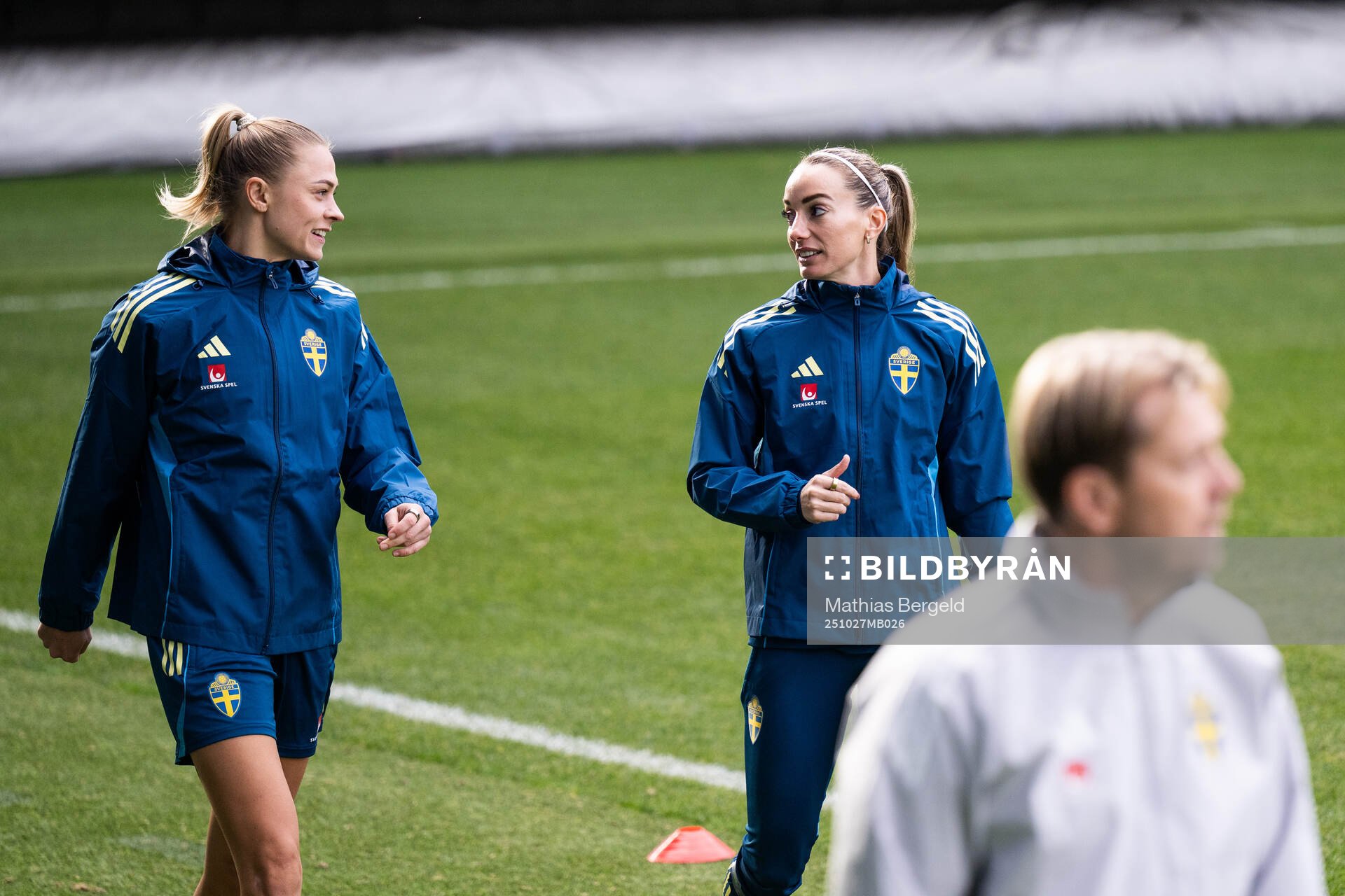 Fridolina Rolfö and Kosovare Asllani of the Swedish