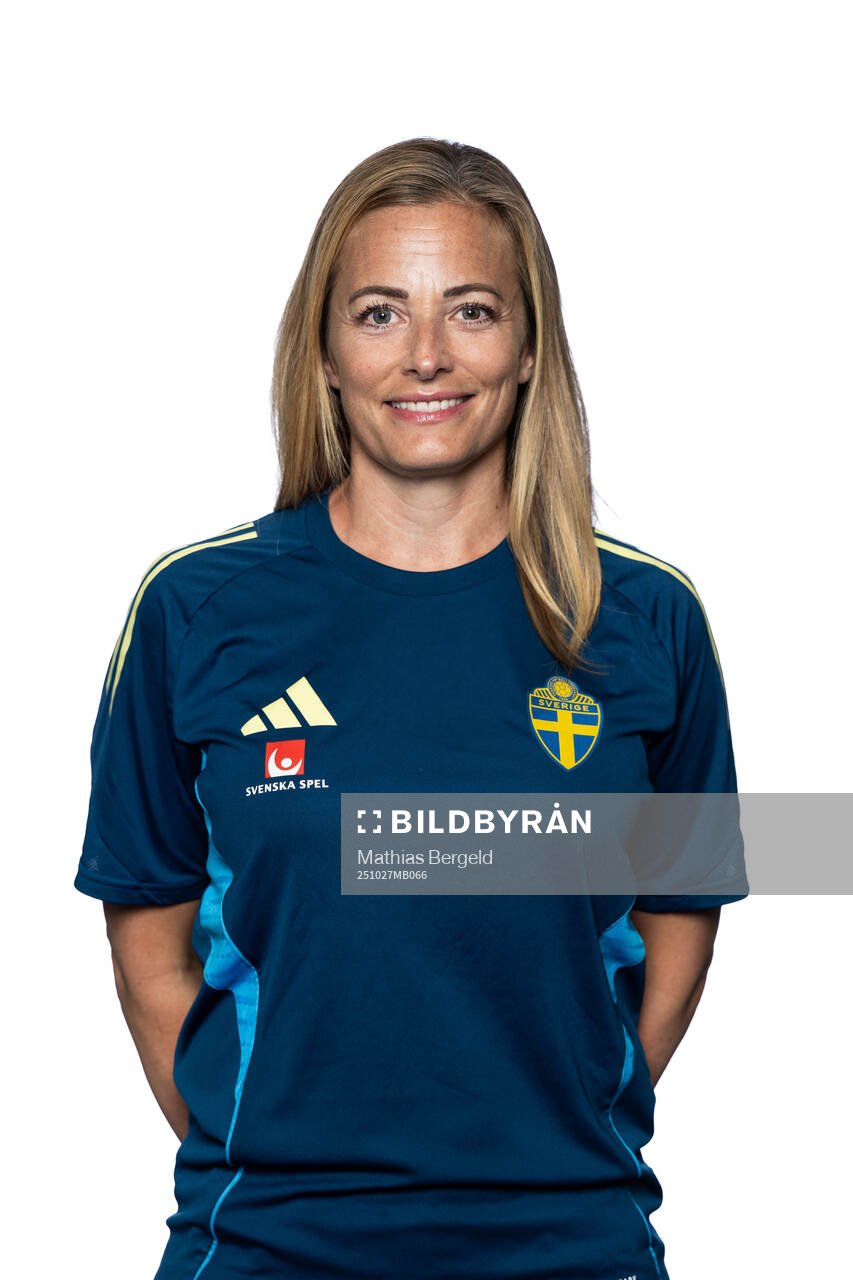 Physiotherapist Jenny Larsson of the Swedish women's