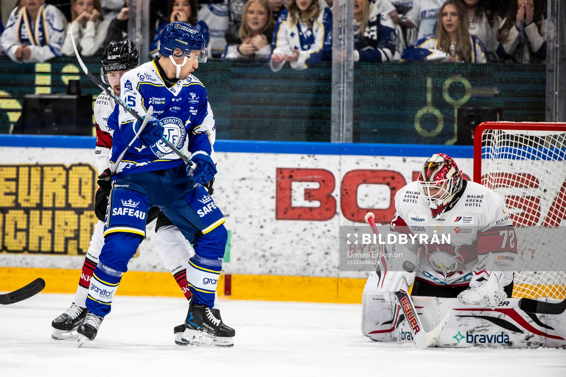 Leksands Max Veronneau och Malmö Redhawks målvakt Daniel
