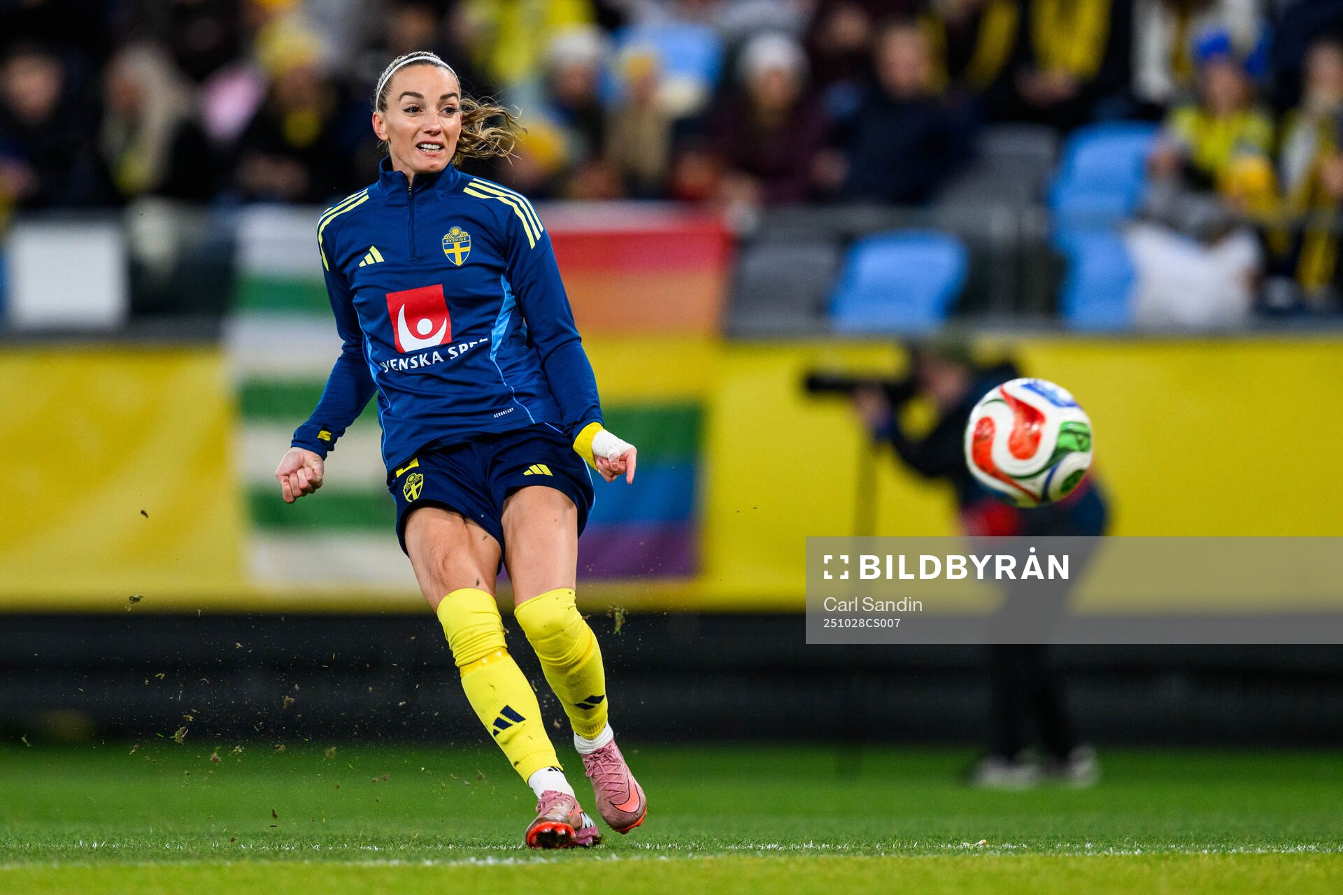 Kosovare Asllani of Sweden