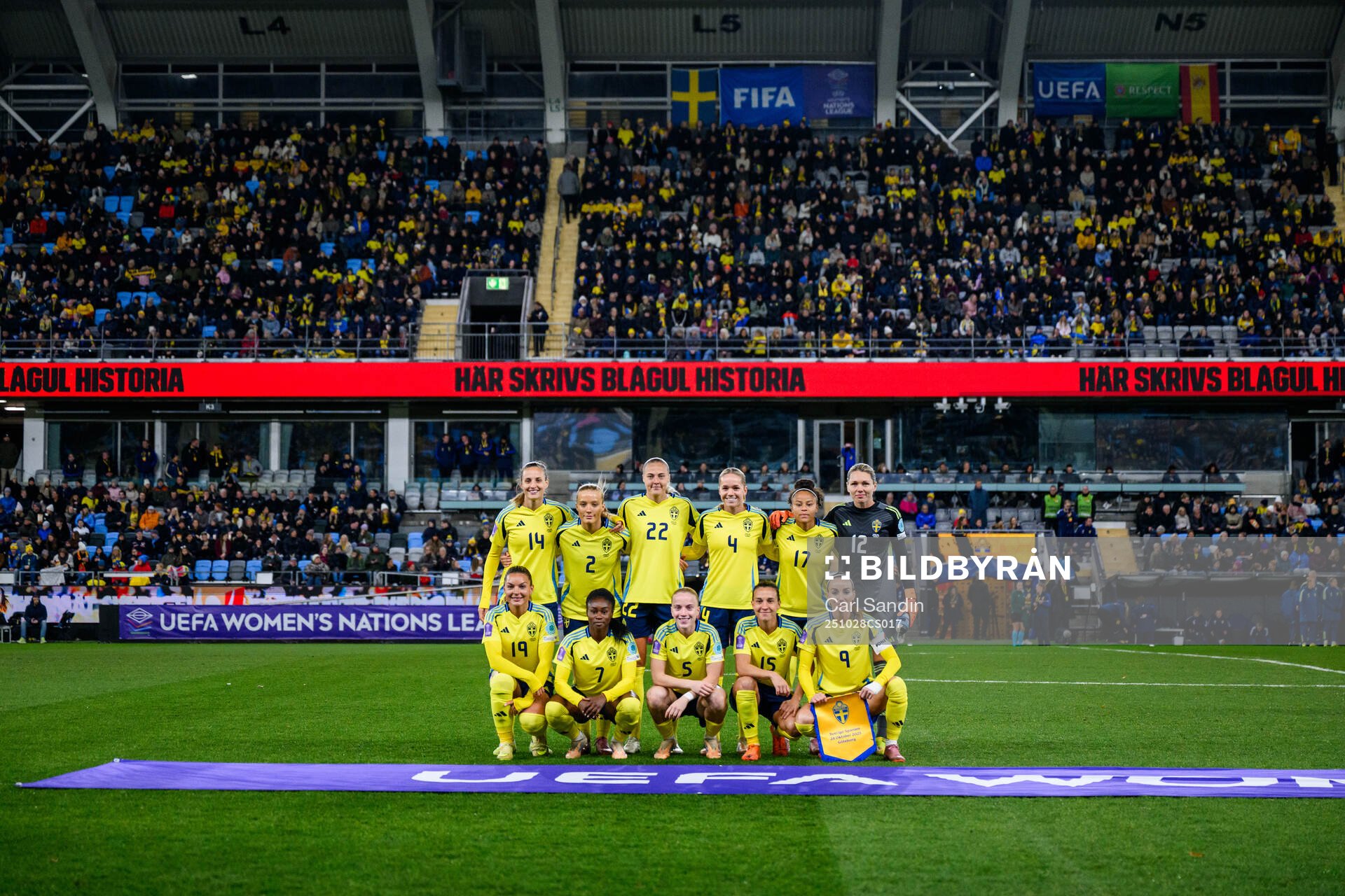The starting eleven of Sweden pose for a photo