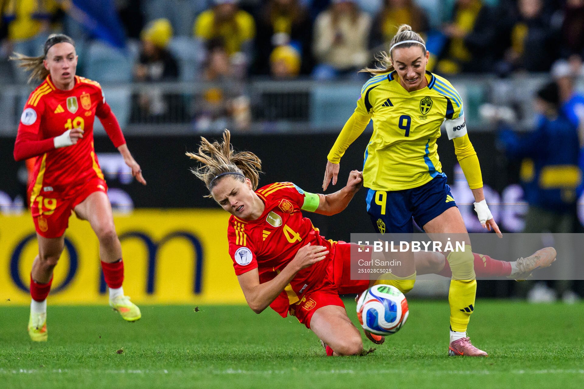 Irene Paredes of Spain and Kosovare Asllani of Sweden