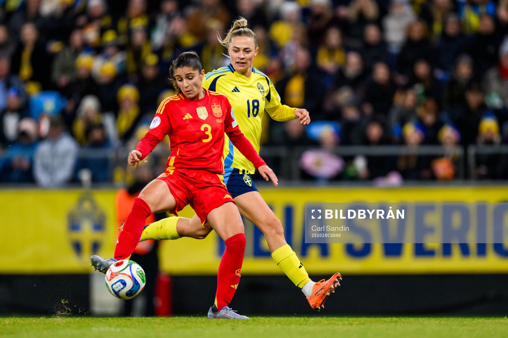 Jana Fernández Velasco of Spain and Fridolina Rolfö of