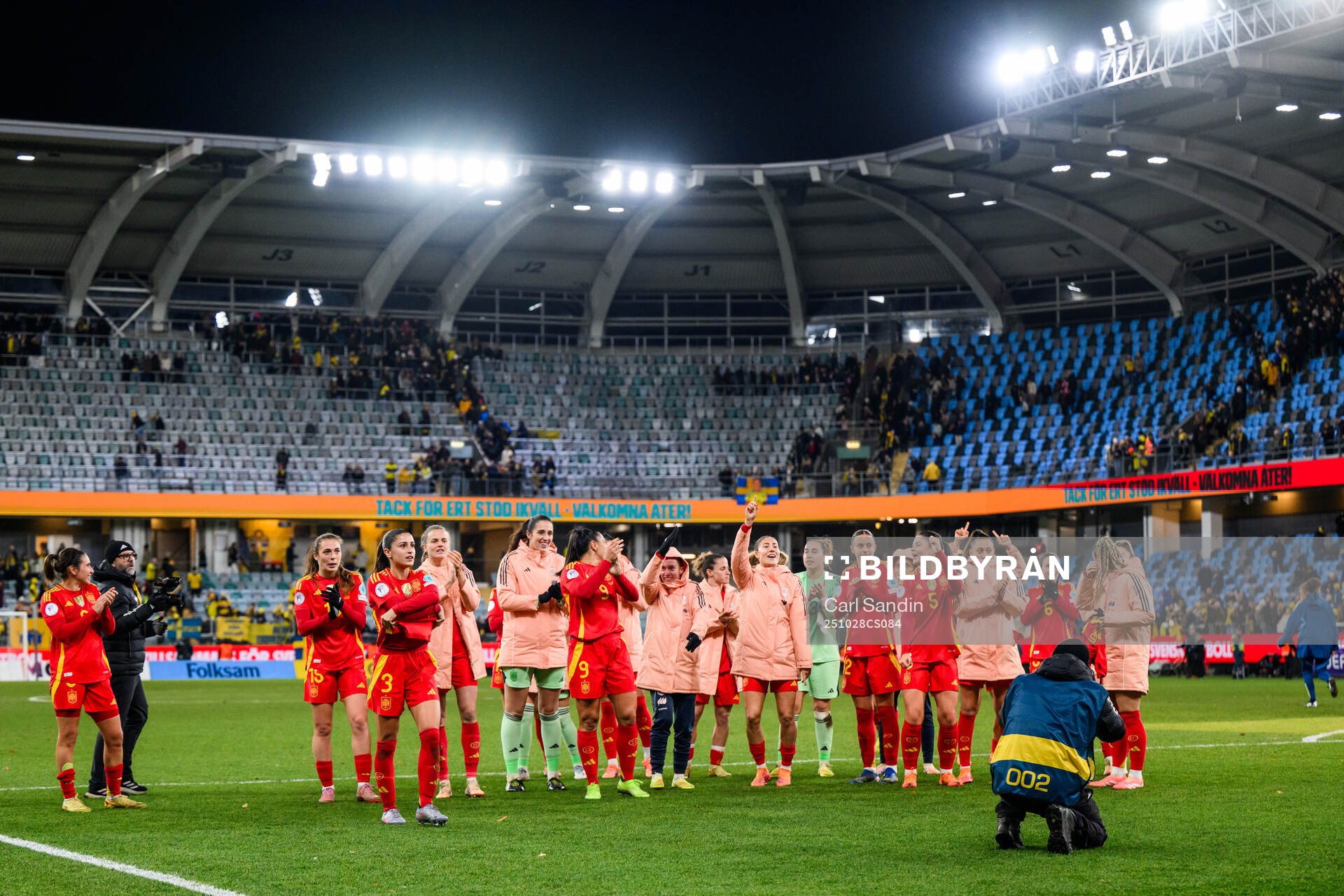 Players of Spain celebrate
