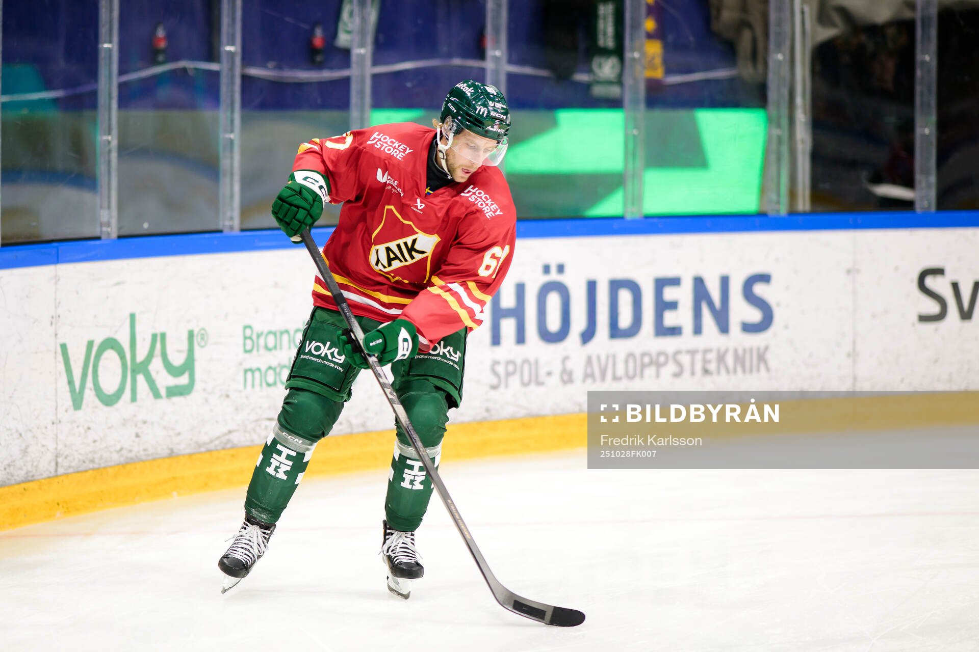 Färjestads Per Åslund bär en Kils AIK tröja