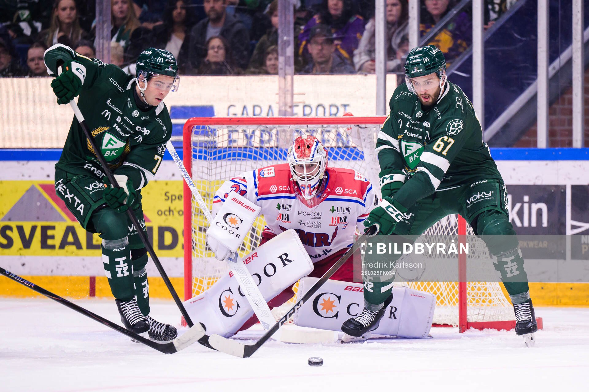Färjestads Viktor Lodin och Radim Zohorna framför Timrås