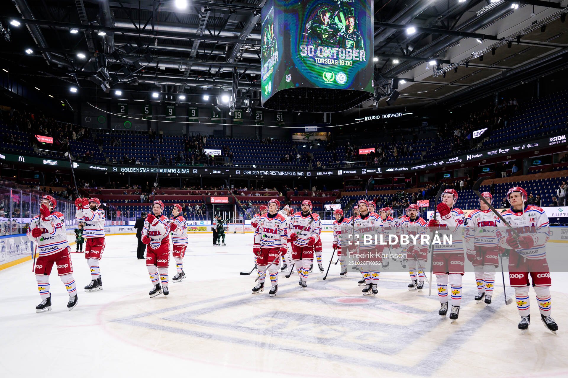 Timrås spelare jublar