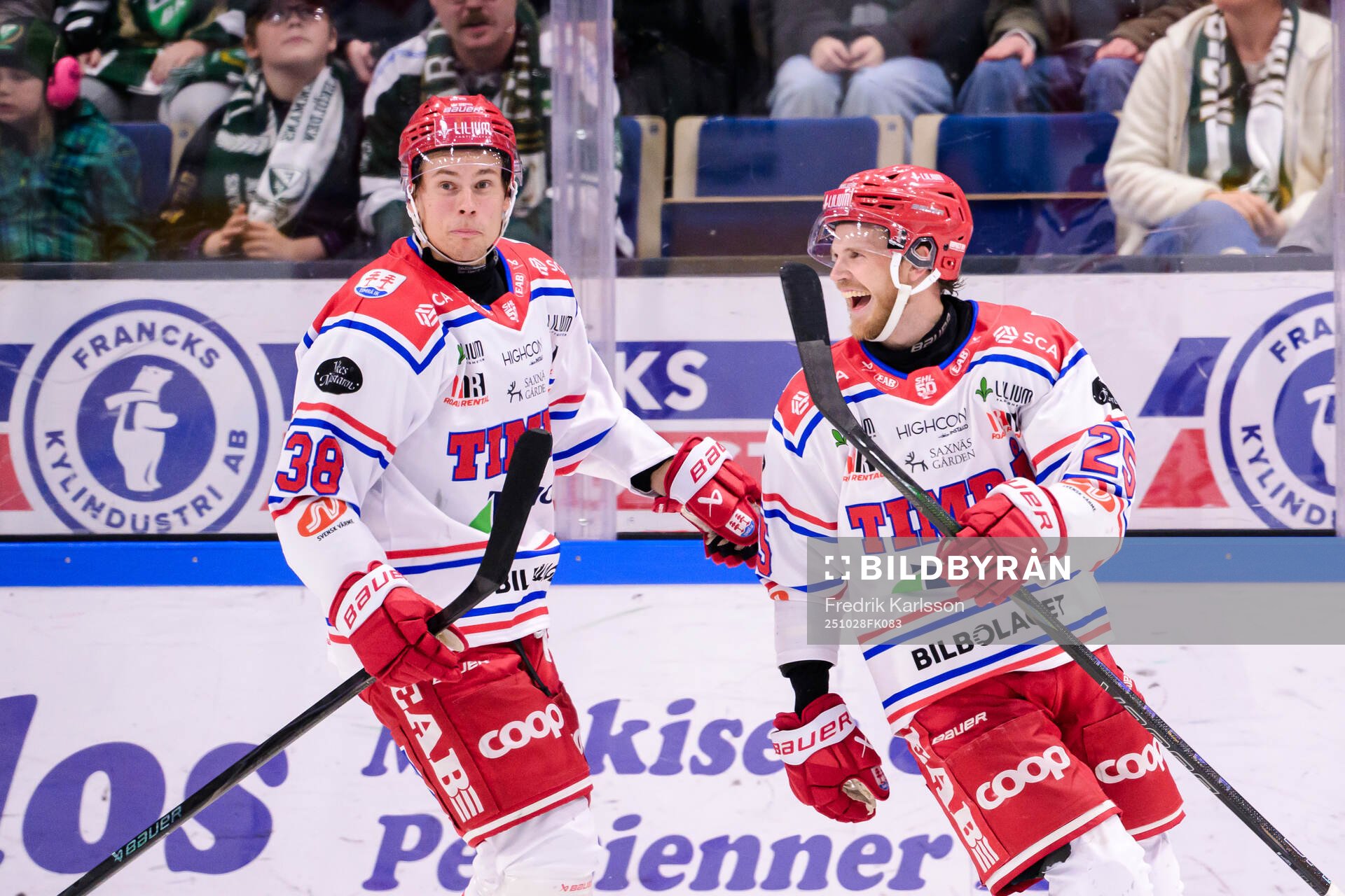 Timrås Albin Sundin och Linus Nässén jublar
