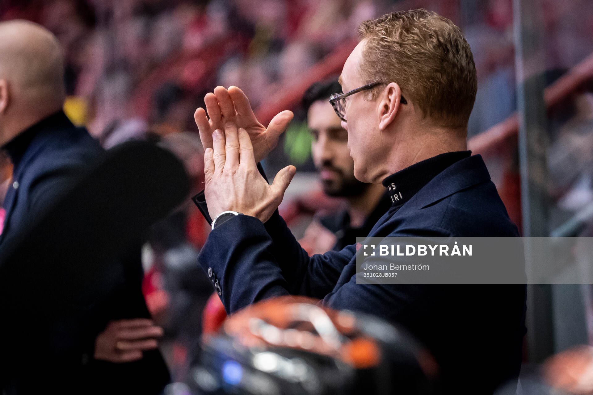 Örebros tränare Niklas Eriksson tar time out