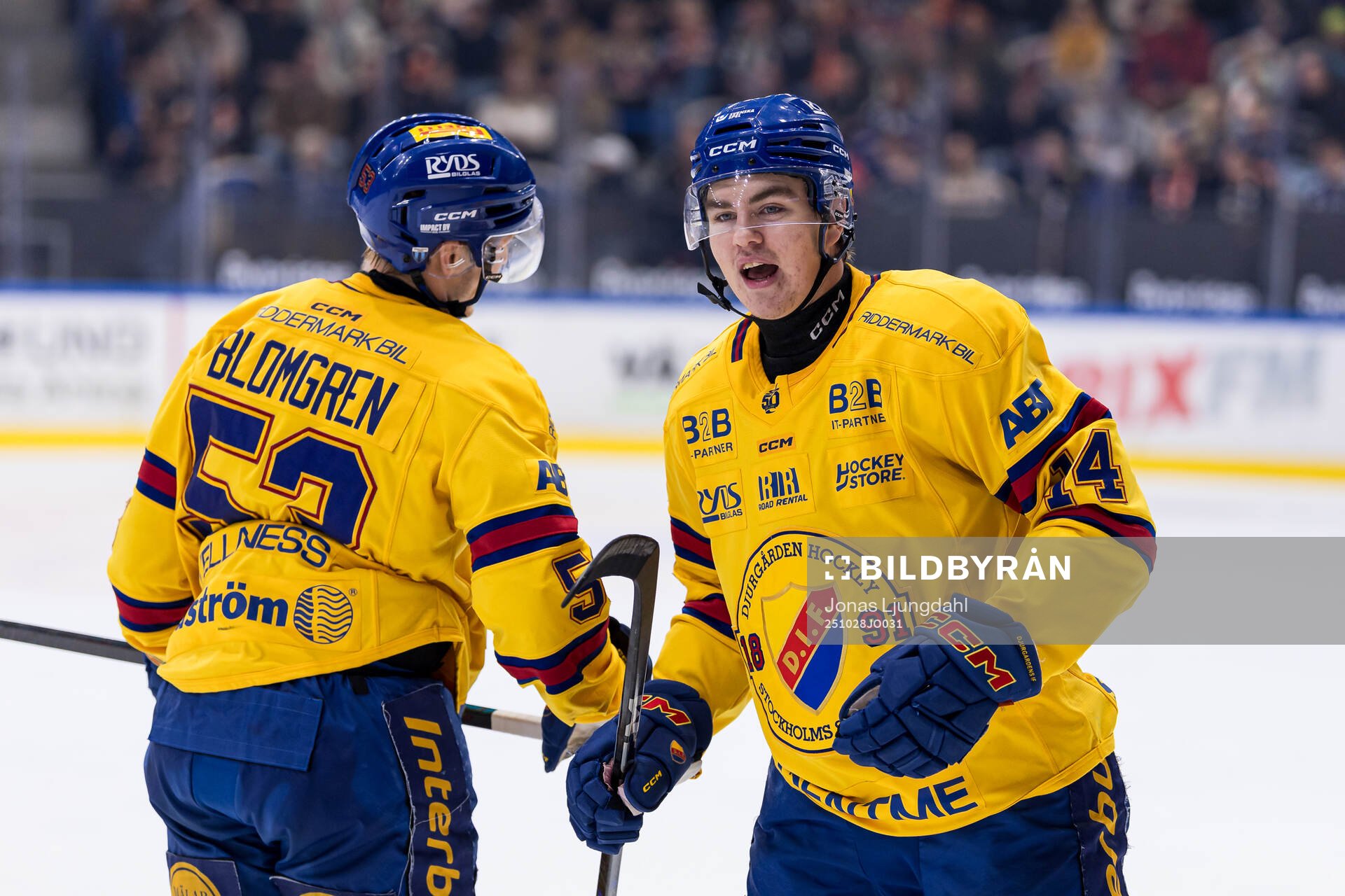 Djurgårdens David Blomgren och Anton Frondell jublar