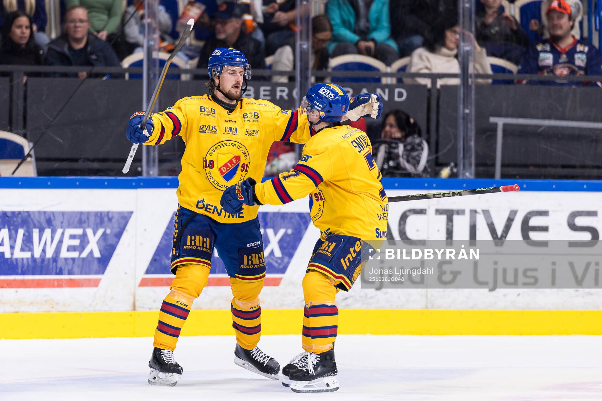 Djurgårdens Philip Holm och Joseph Snively jublar
