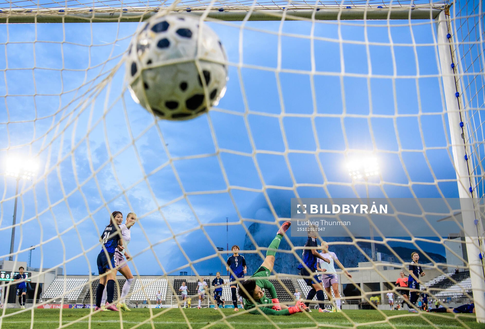The 1-0 goal behind goalkeeper Ayaka Yamashita of Japan