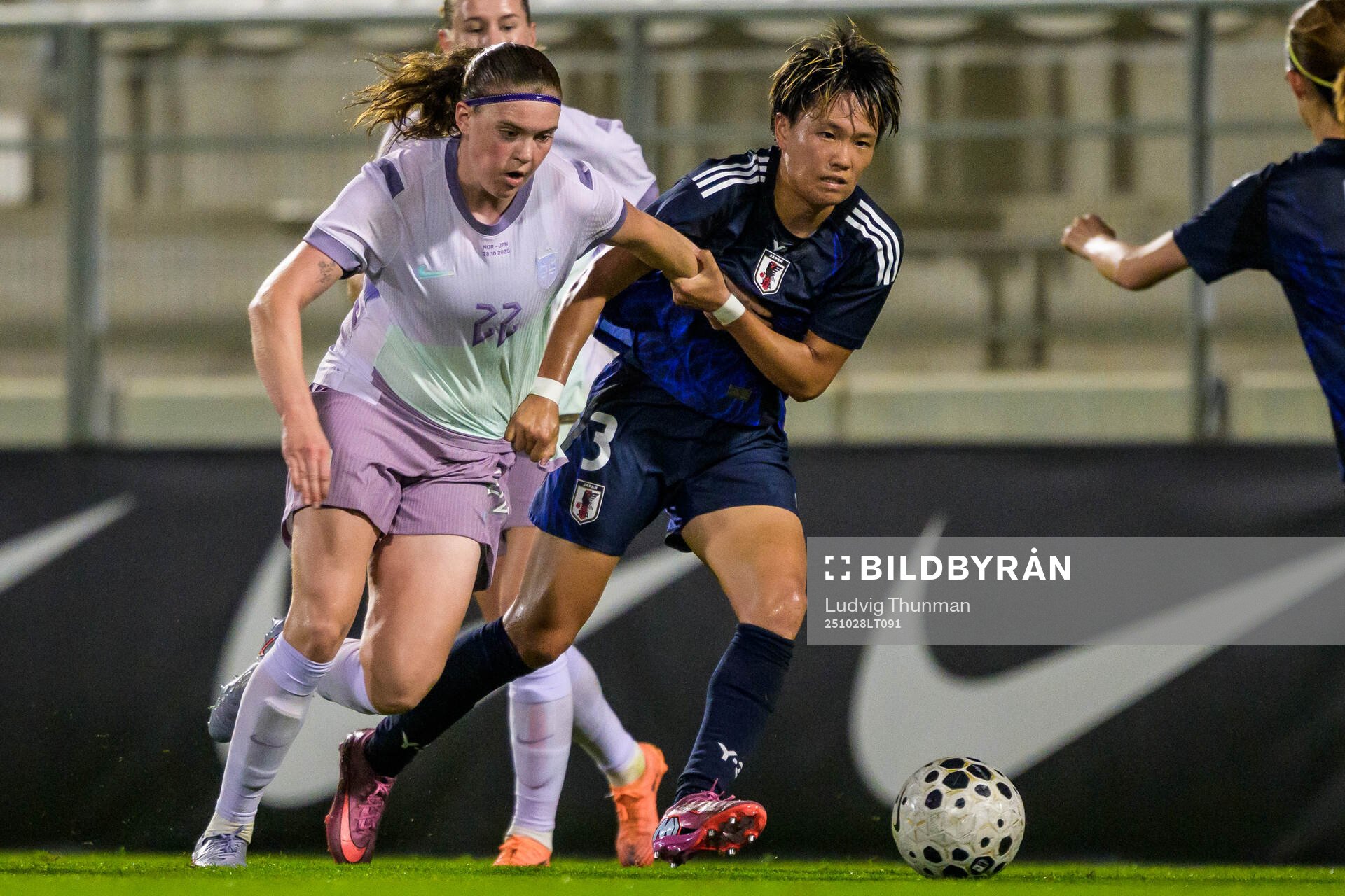 Signe Gaupset of Norway and Moeka Minami of Japan