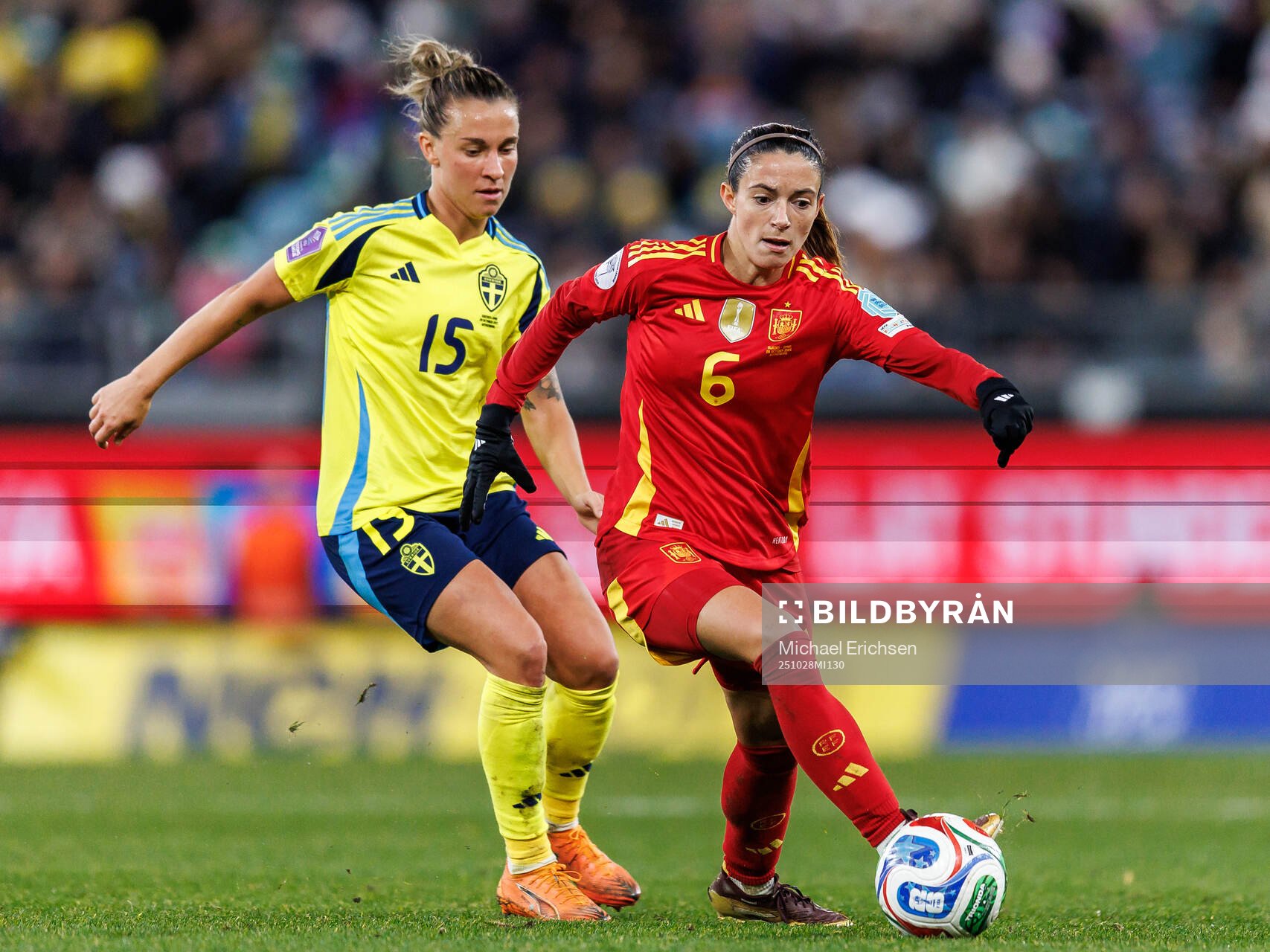 Julia Zigiotti Olme of Sweden and Aitana Bonmati of Spain