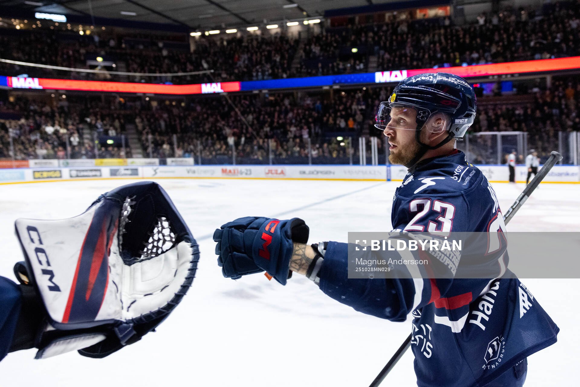 Linköpings Robin Kovacs jublar