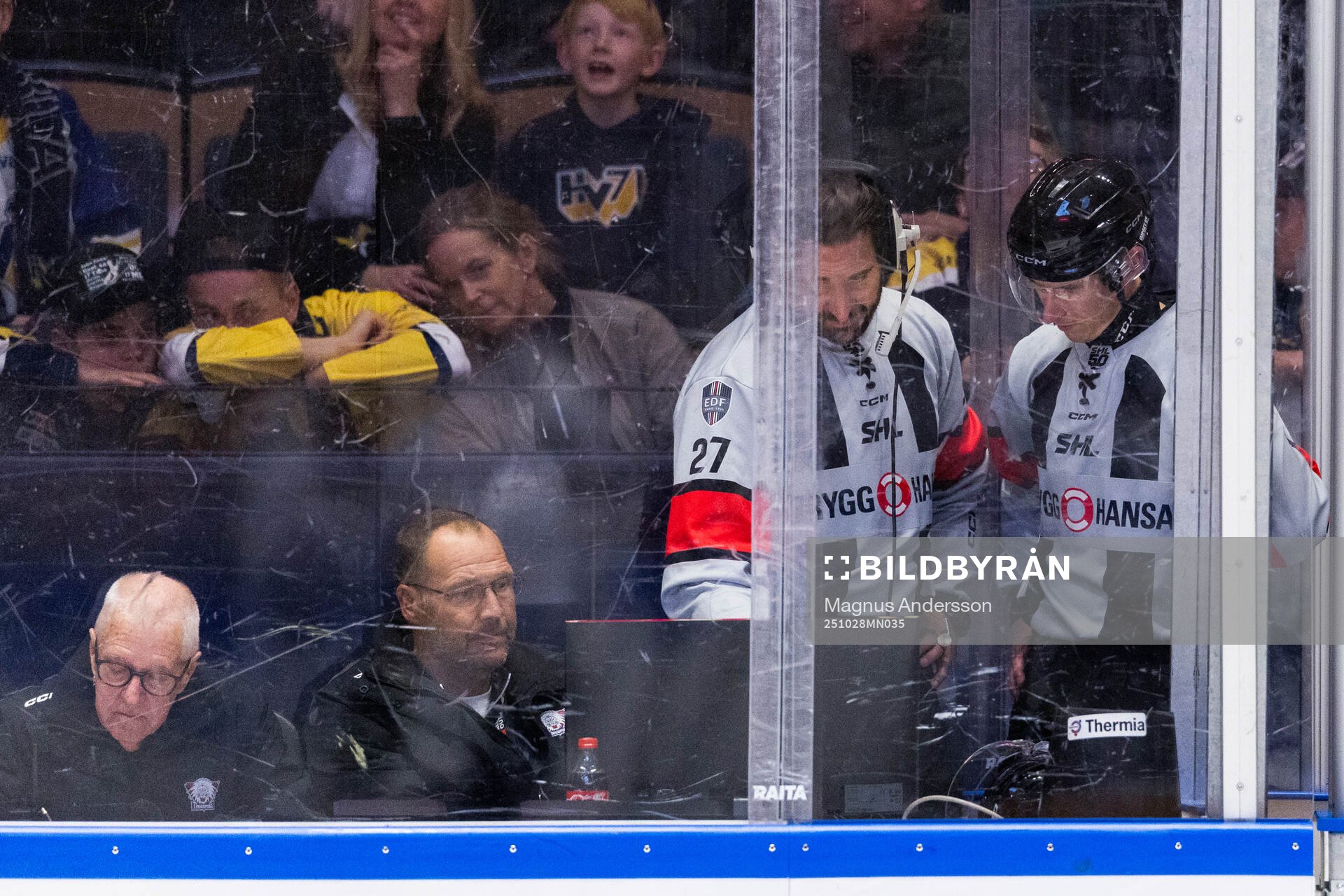 Domare Mikael Sjöqvist och Domare Christoffer Holm men en
