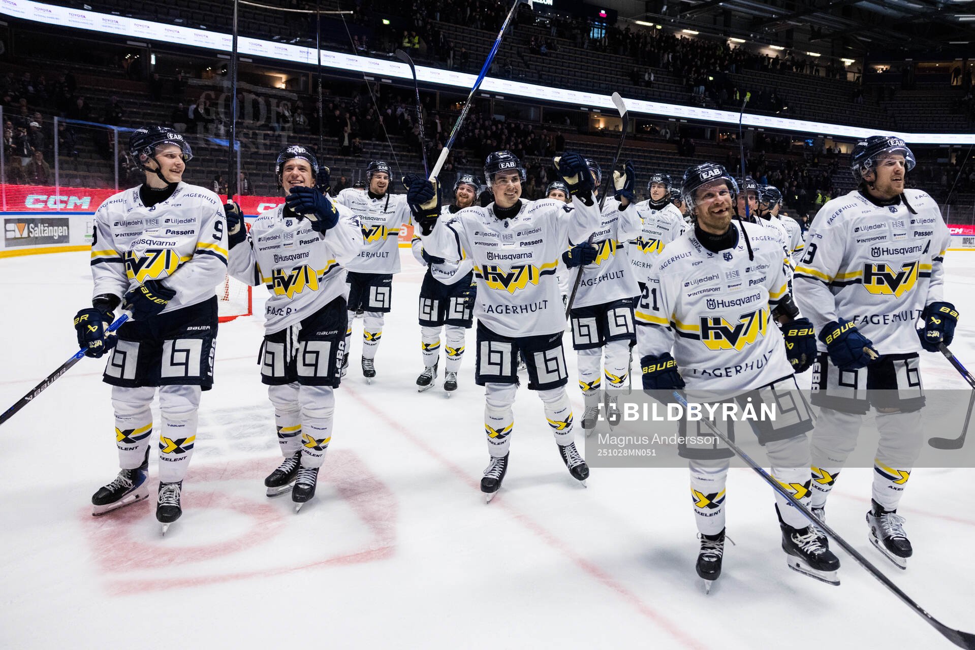 HV71s spelare jublar
