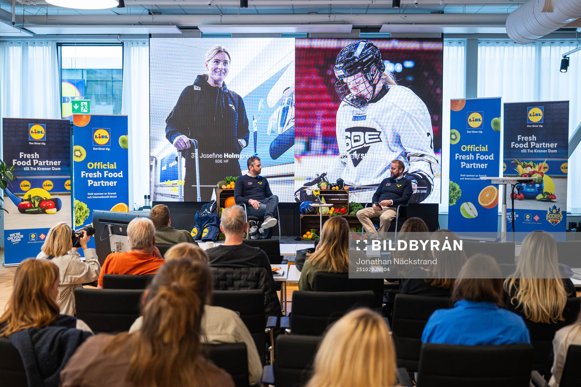 Tre Kronor dams förbundskapten Ulf Lundberg