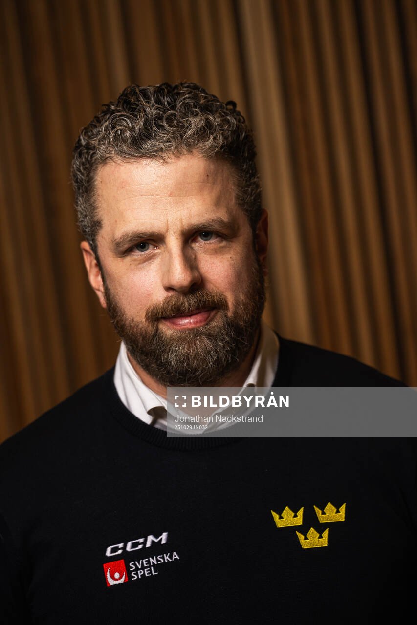 Tre Kronor dams förbundskapten Ulf Lundberg