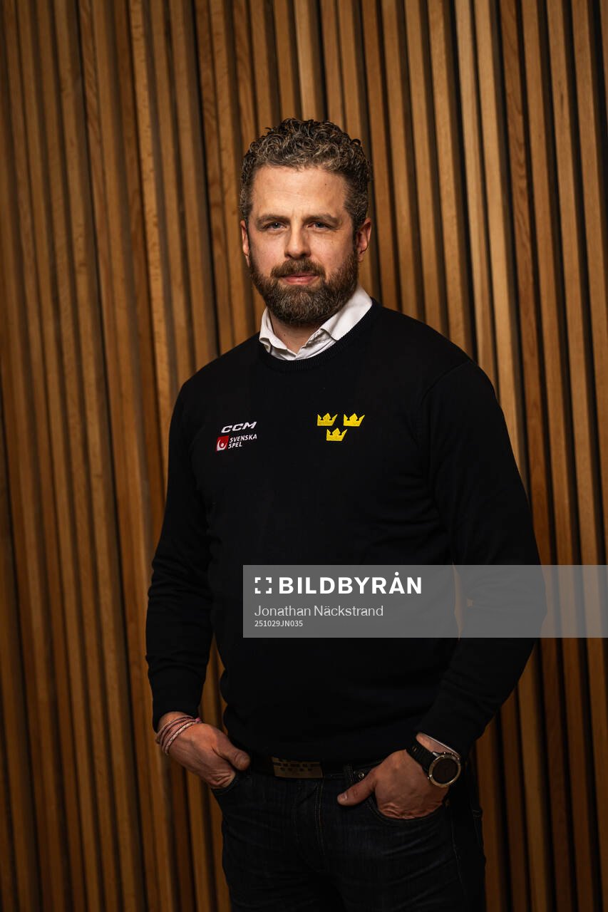 Tre Kronor dams förbundskapten Ulf Lundberg