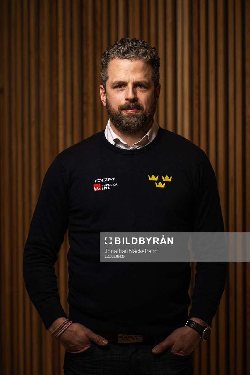 Tre Kronor dams förbundskapten Ulf Lundberg