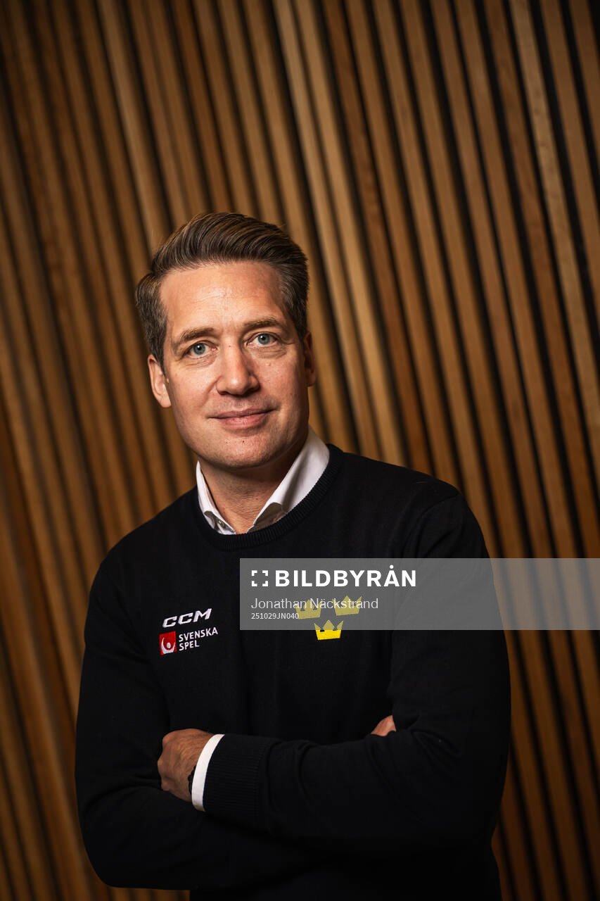 Tre Kronor herrs förbundskapten Sam Hallam