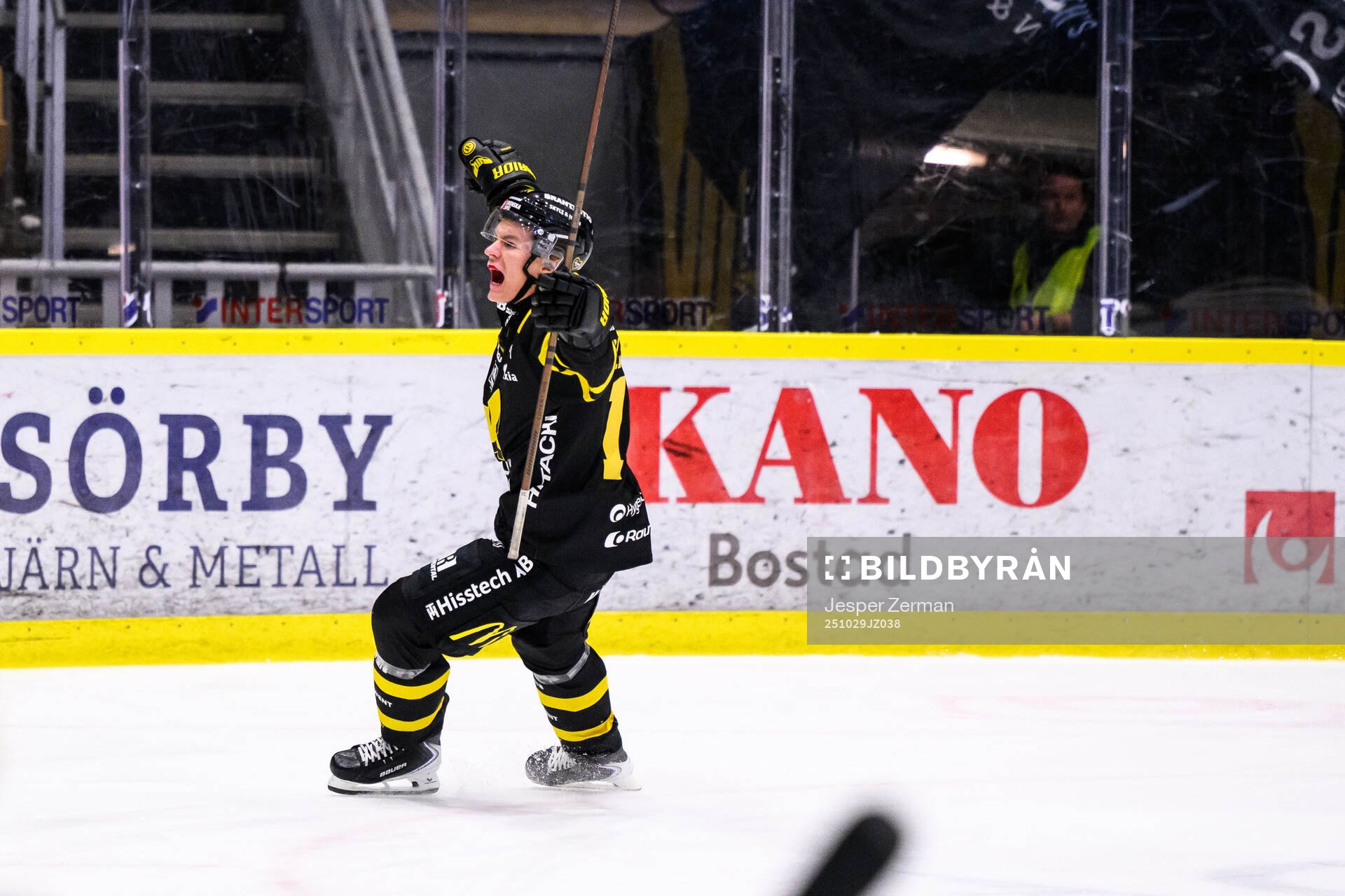 Västerås Max Karlsson jublar