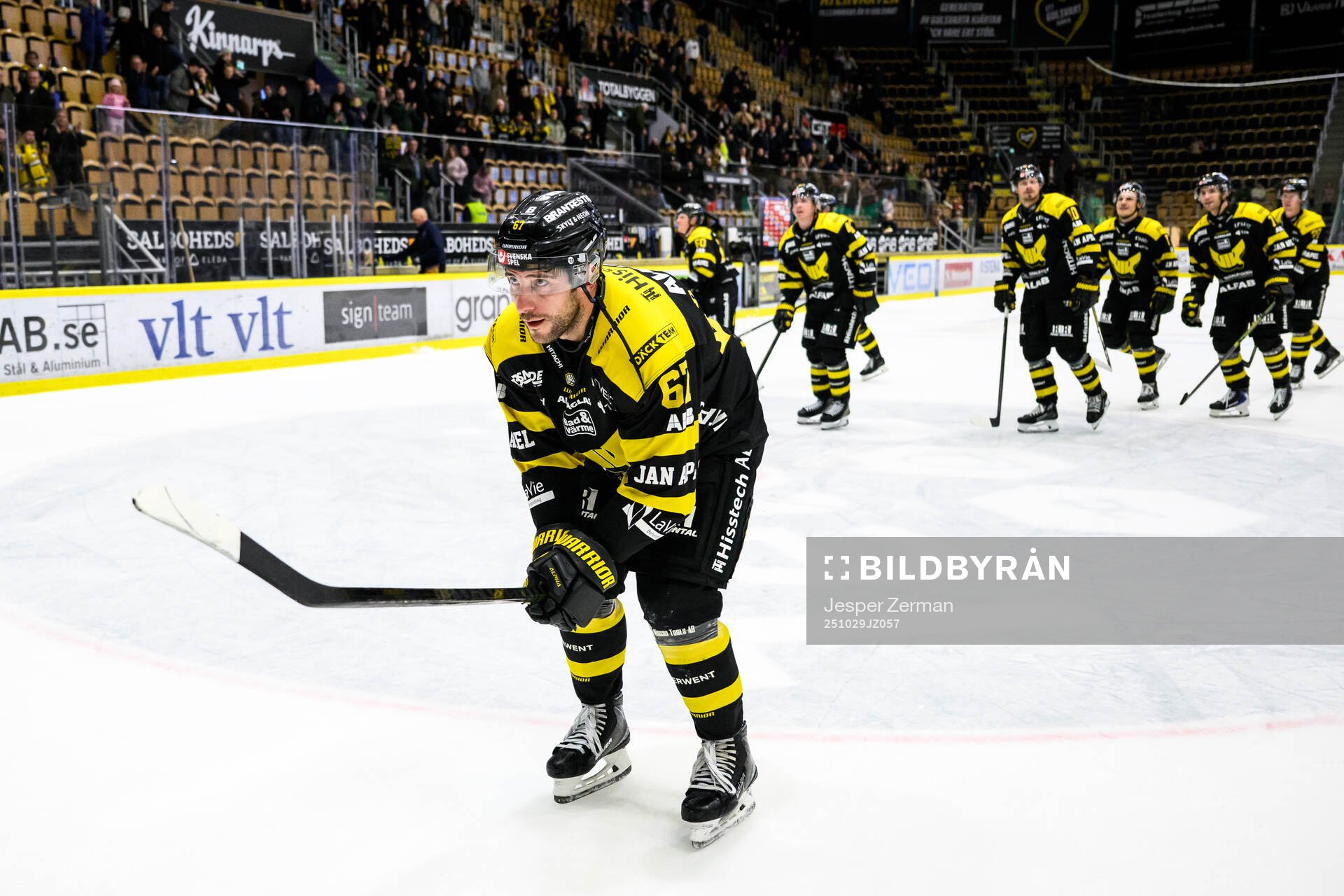 Västerås Konstantin Komarek jublar