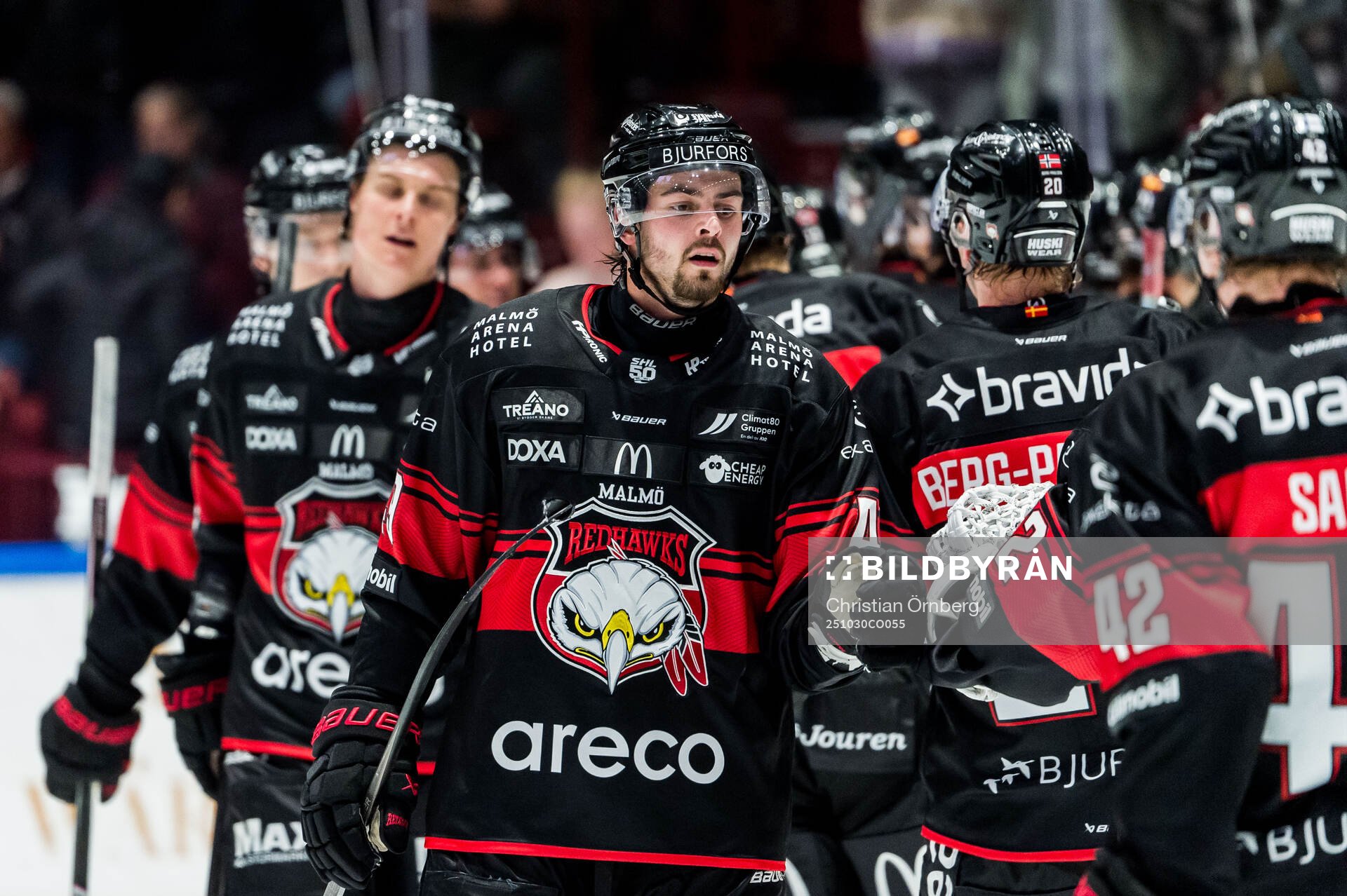 Malmö Redhawks Seth Barton jublar med lagkamrater