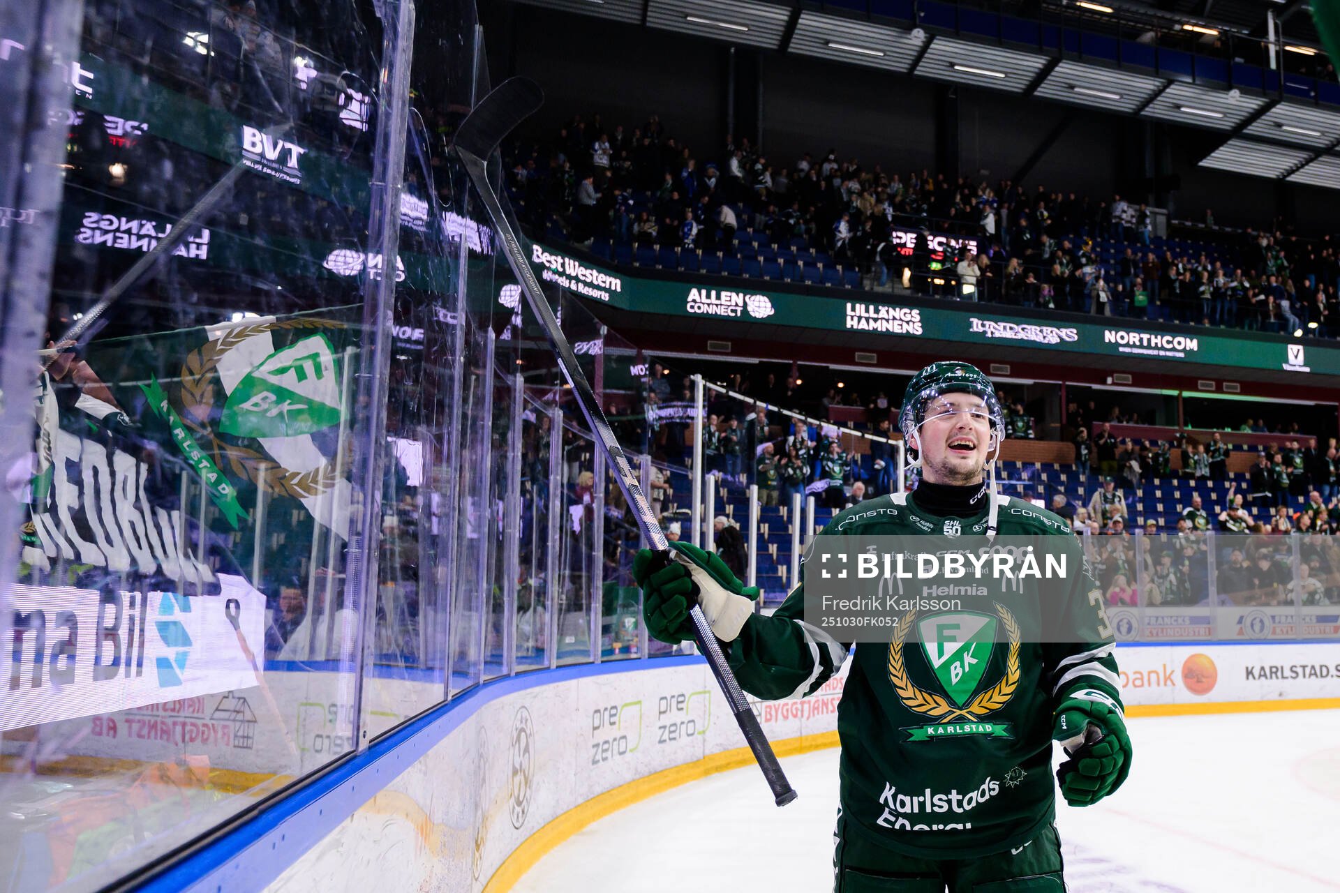 Färjestads Luke Philp jublar