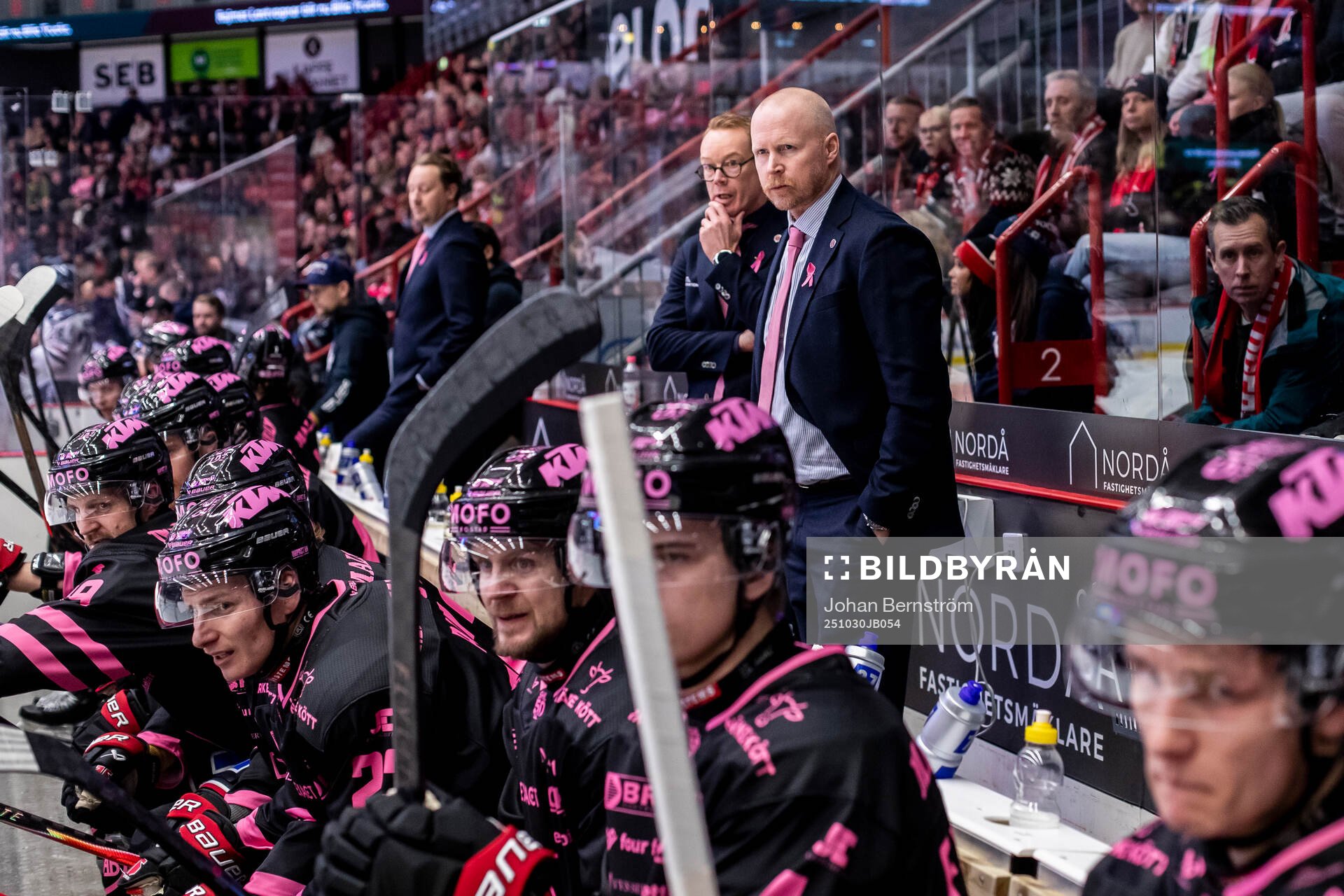 Örebros tränare Niklas Eriksson och assisterande tränare