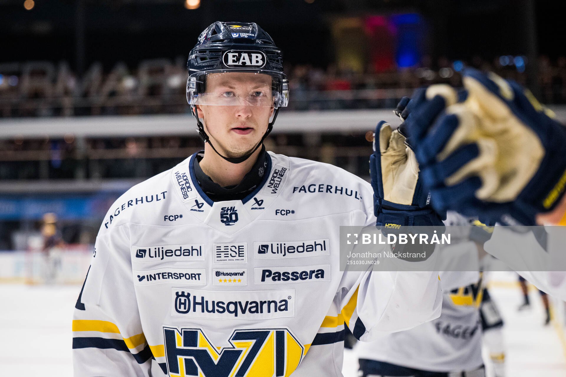 HV71s Aleksi Heponiemi jublar