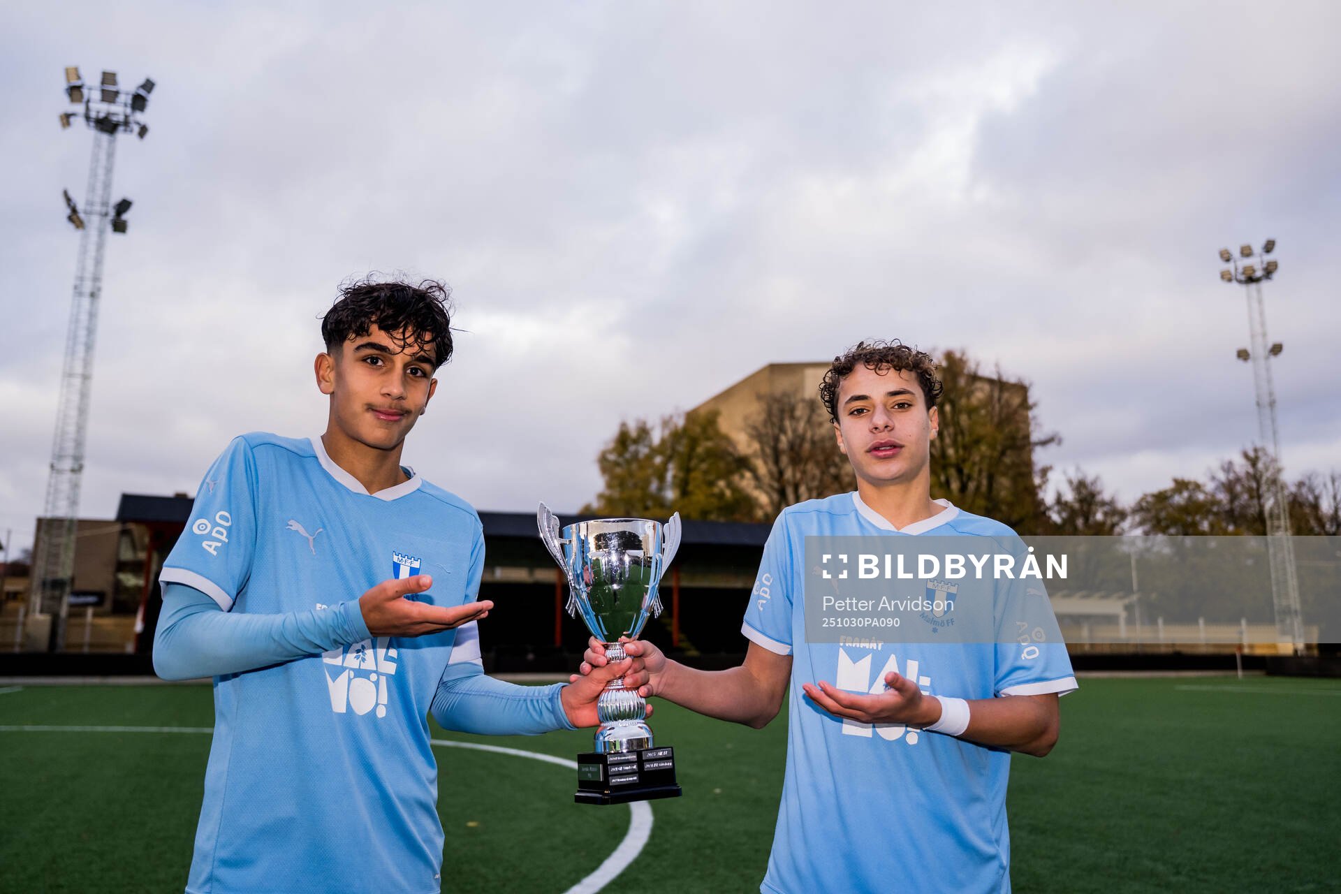 Malmö FFs Maarrouf Yahya Abdou och Amir Osman jublar