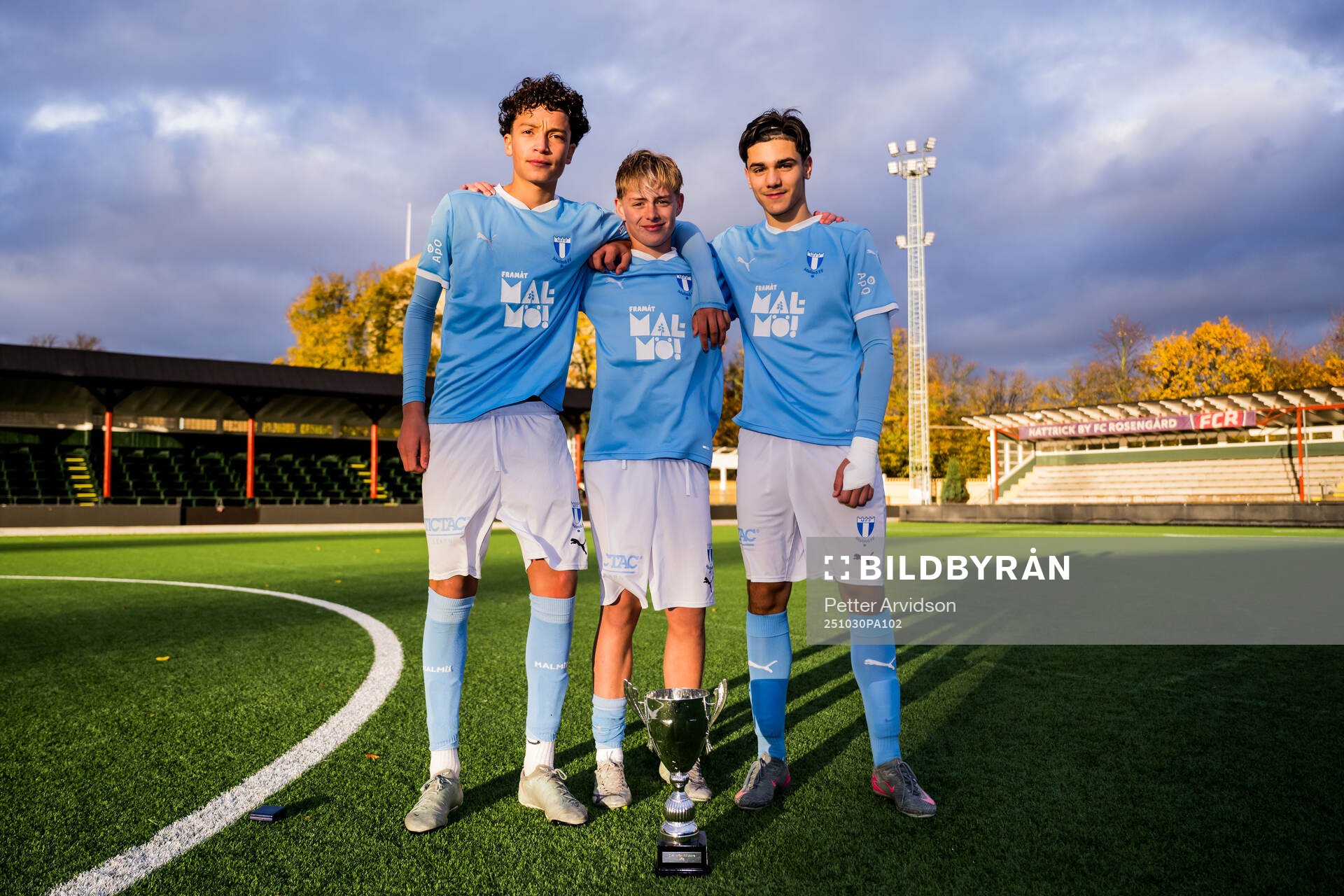 Malmö FFs Victor Voin, Leon da Silva och Edvin Trygg jublar