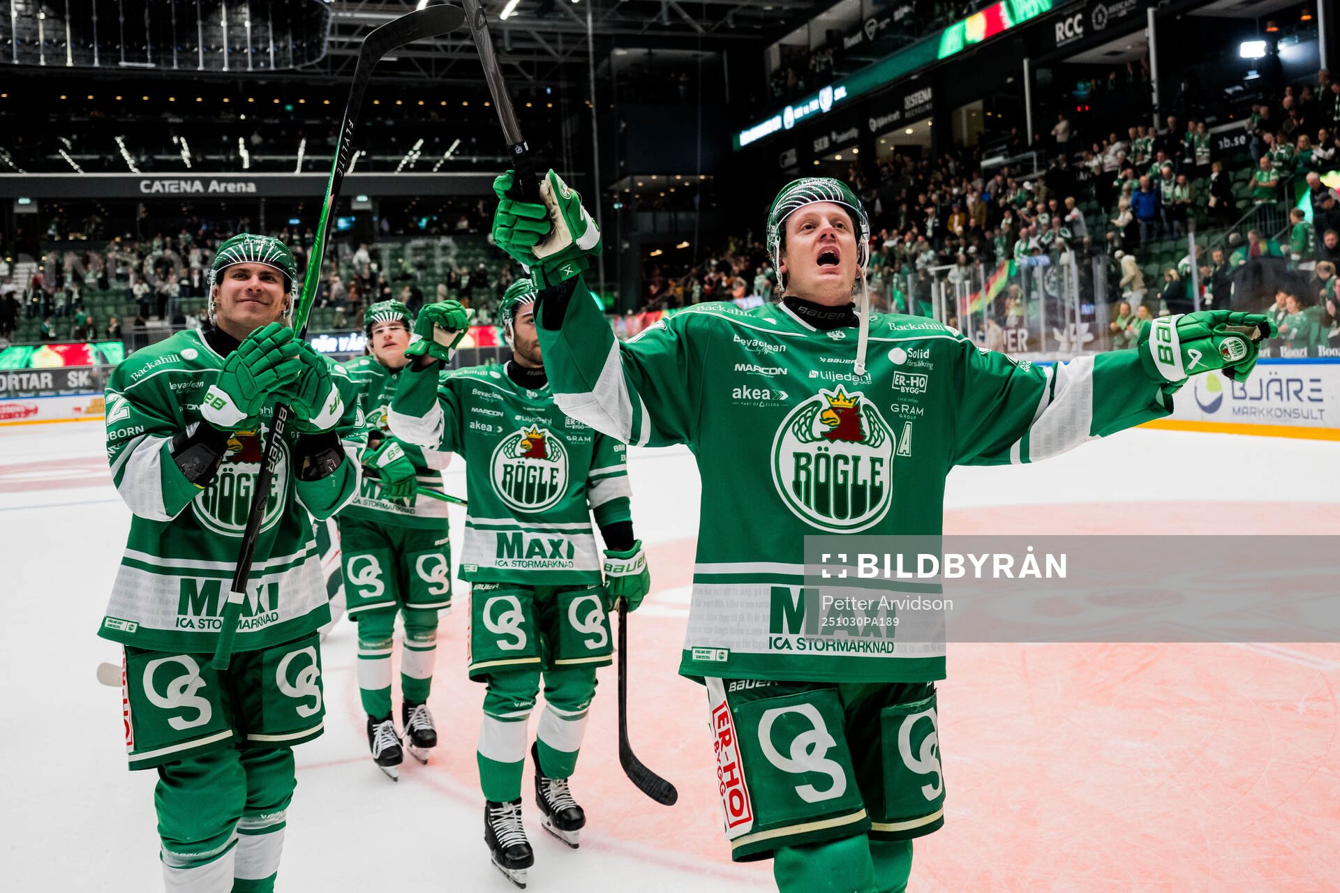 Rögles Fredrik Olofsson jublar
